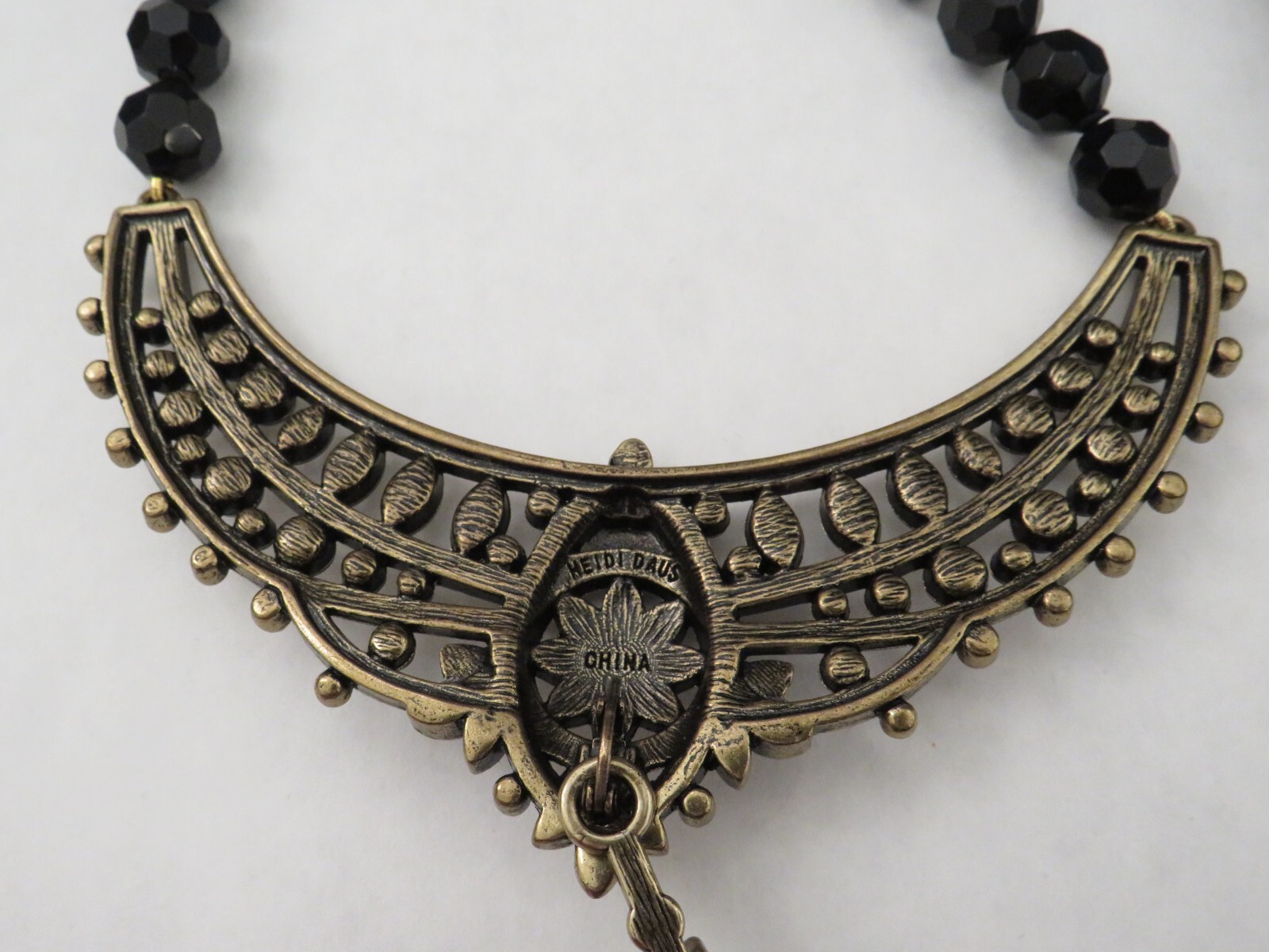 Heidi Daus black sliver beaded crystal Flower snowflake Necklace Jewelry pendant