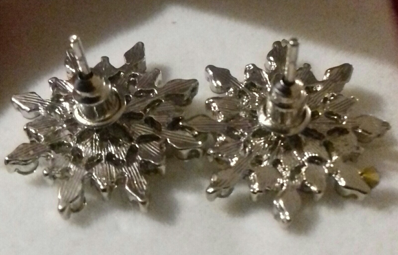 💖 Christmas Snowflake Earrings x 4 pairs Brand New Excellent condition 💖