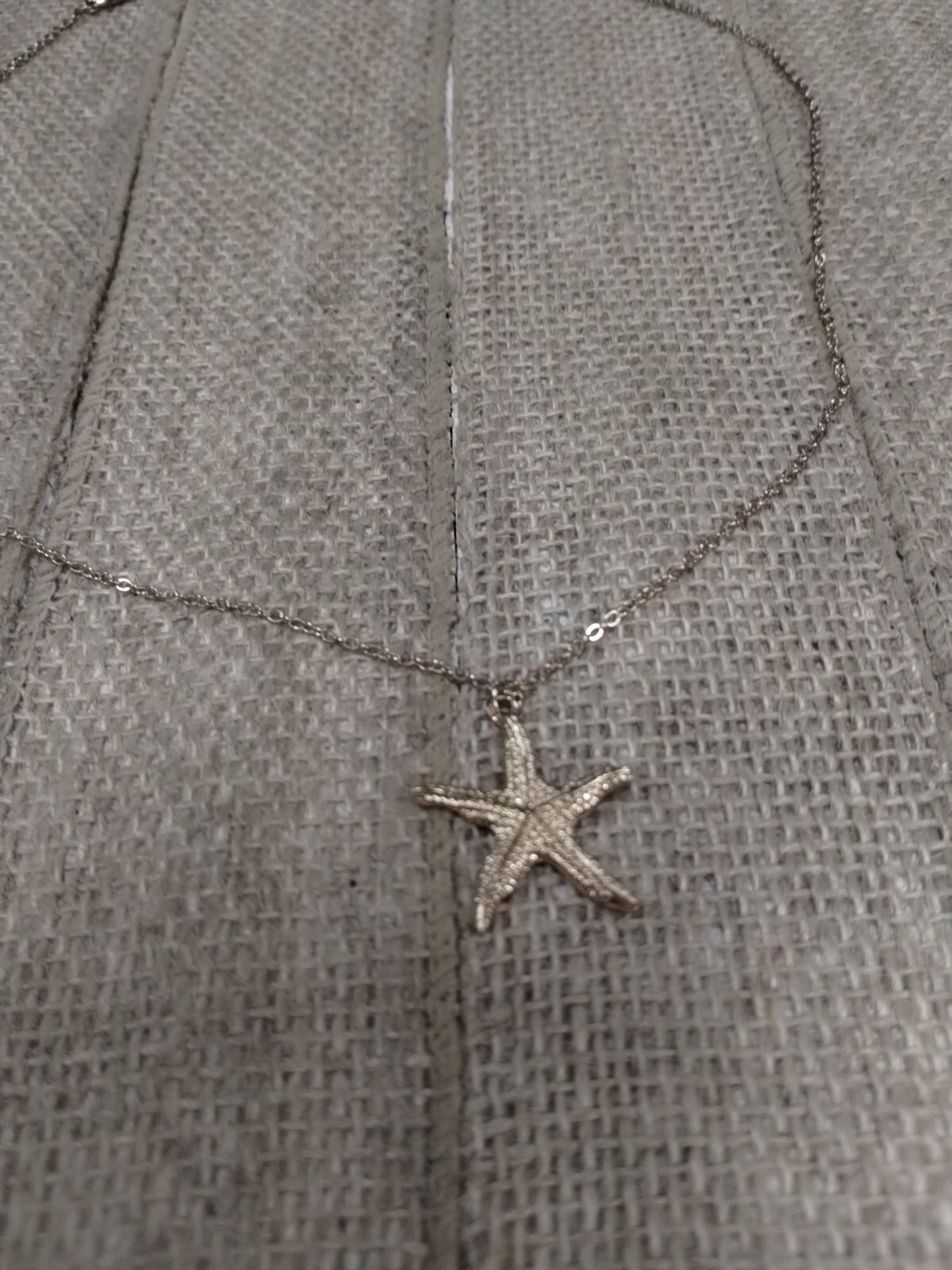 Gold Tone Star Fish Necklace With Chain Adjustable Size Lobster Clamp