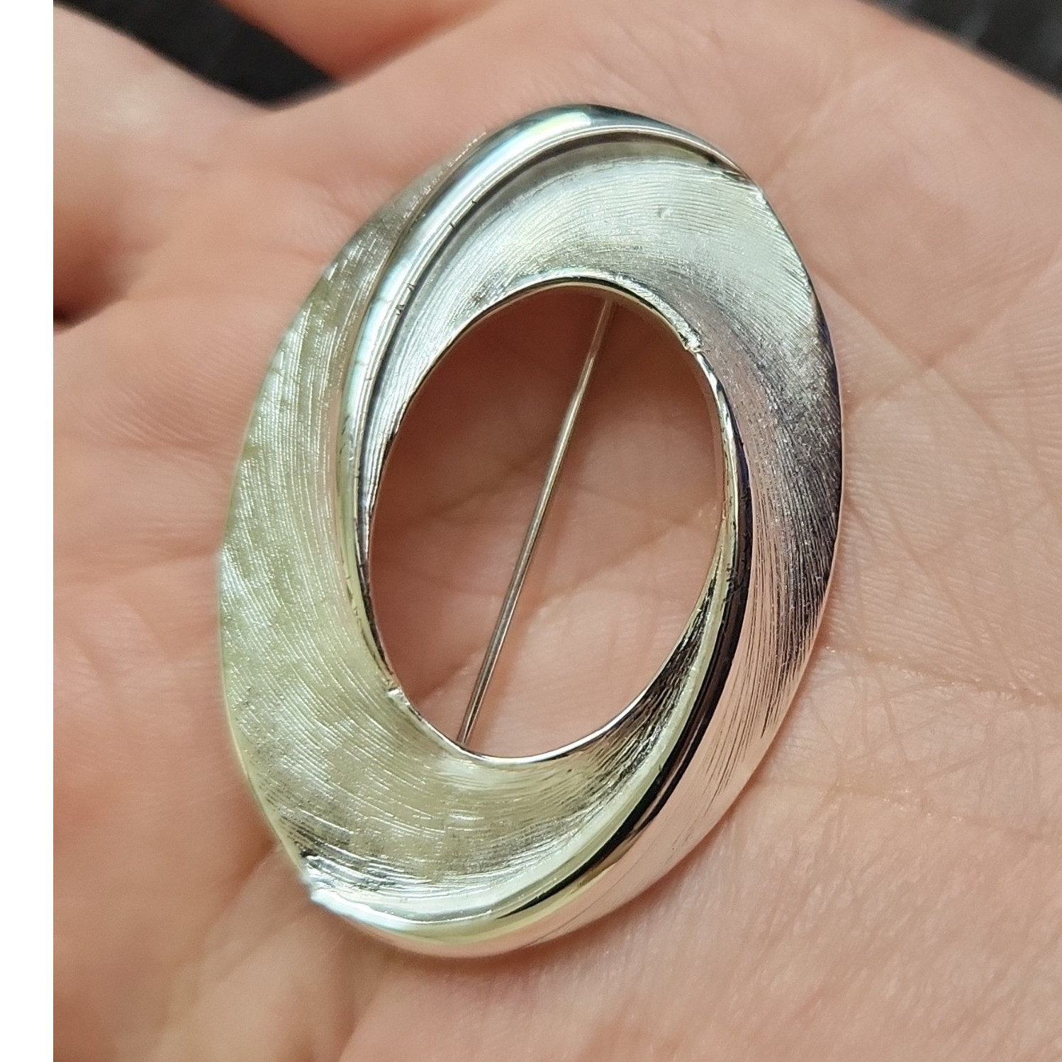 Napier Silver-Tone Metal Oval Brooch Pin Signed Approx. 1.5″
