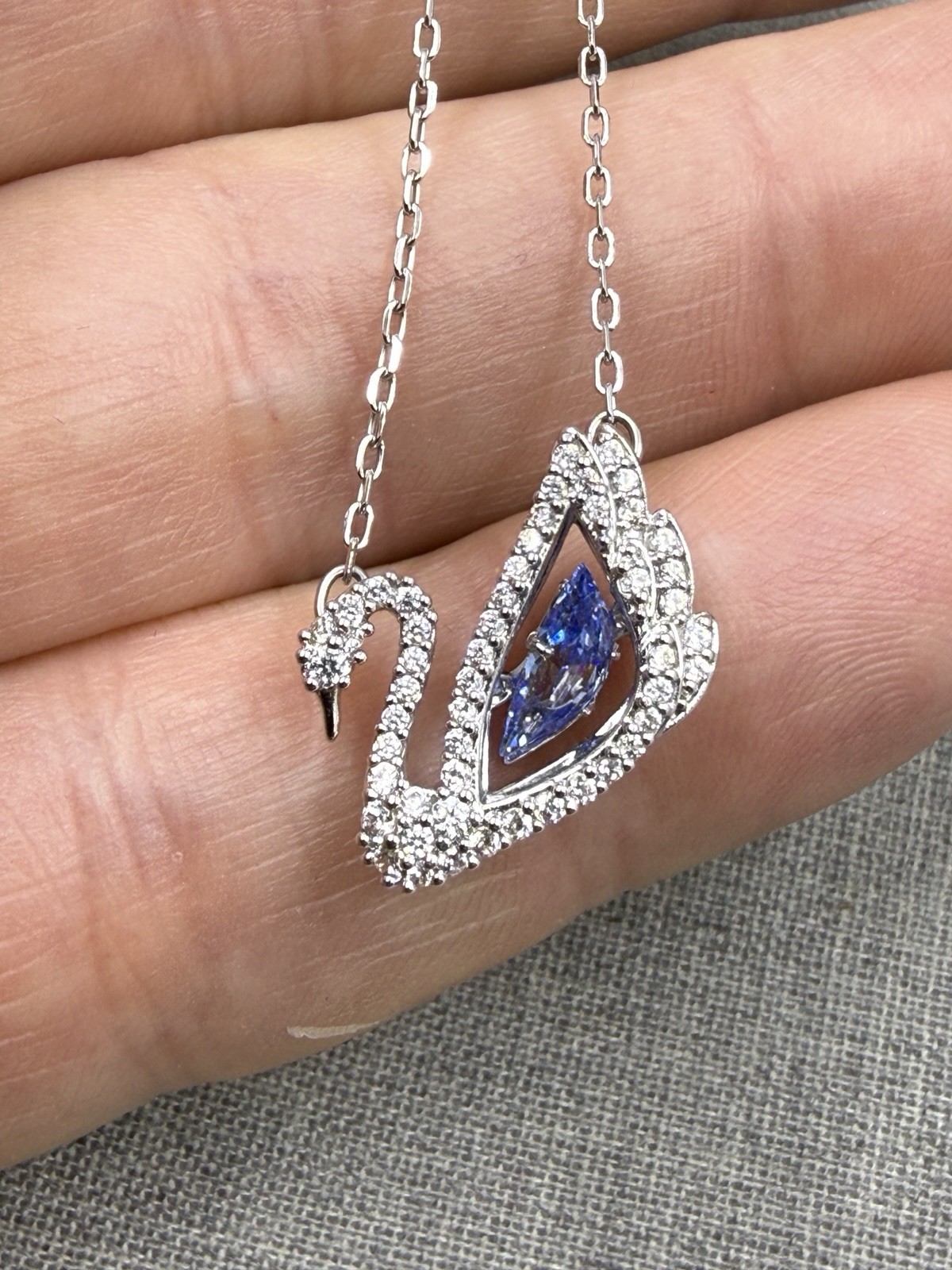 Swarovski Dancing Crystal Swan Adjustable Chain Necklace Item 5533397