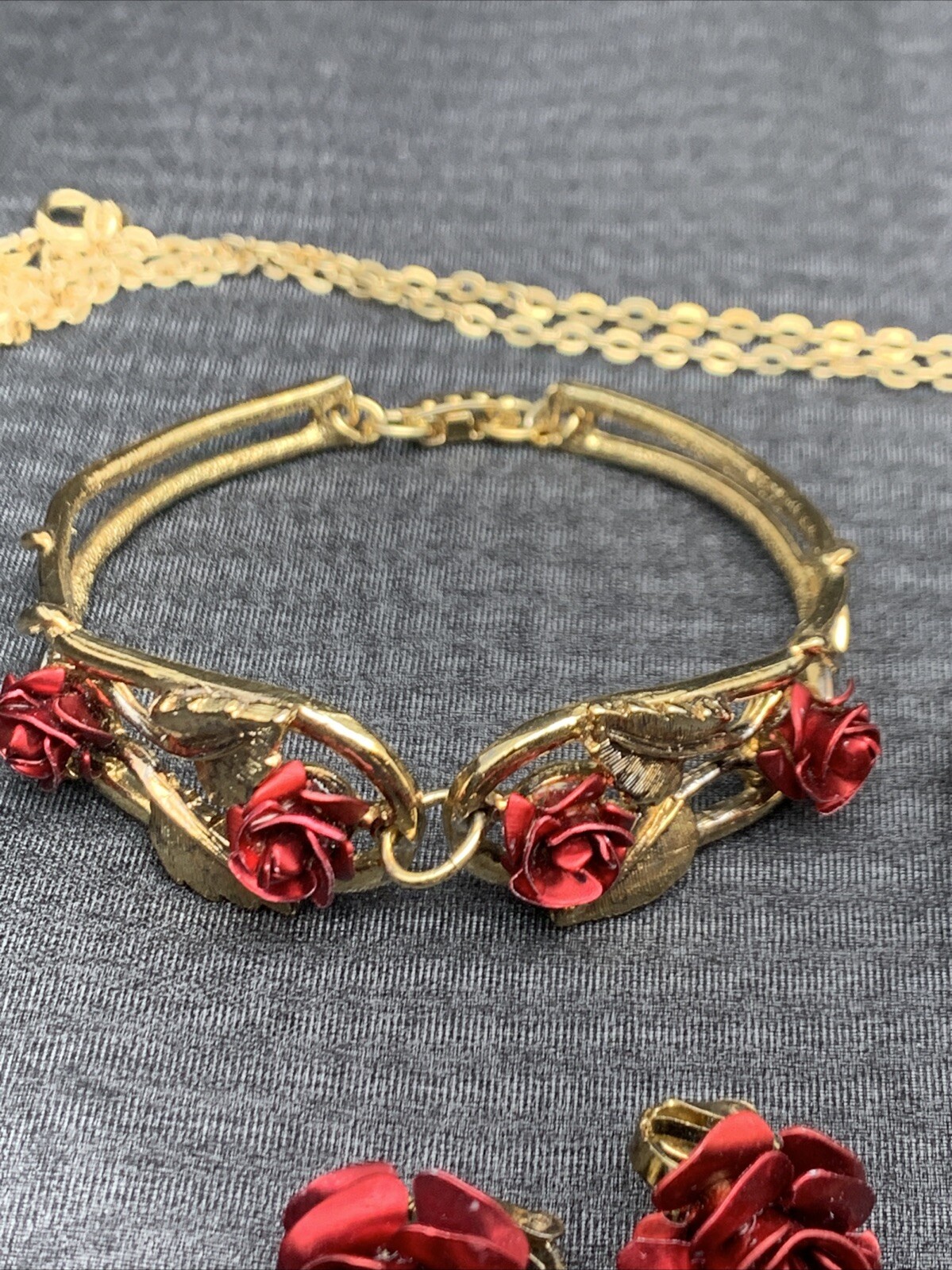 Red Rose Gold-Tone Set by American Beauty “The Art of Loving” Vintage Beauty