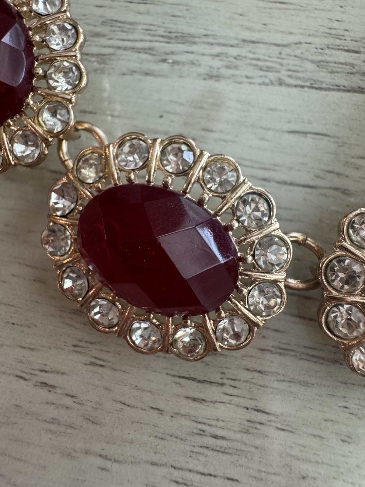 Avon Signature Collection Red Royal Elegance Necklace Gold Tone