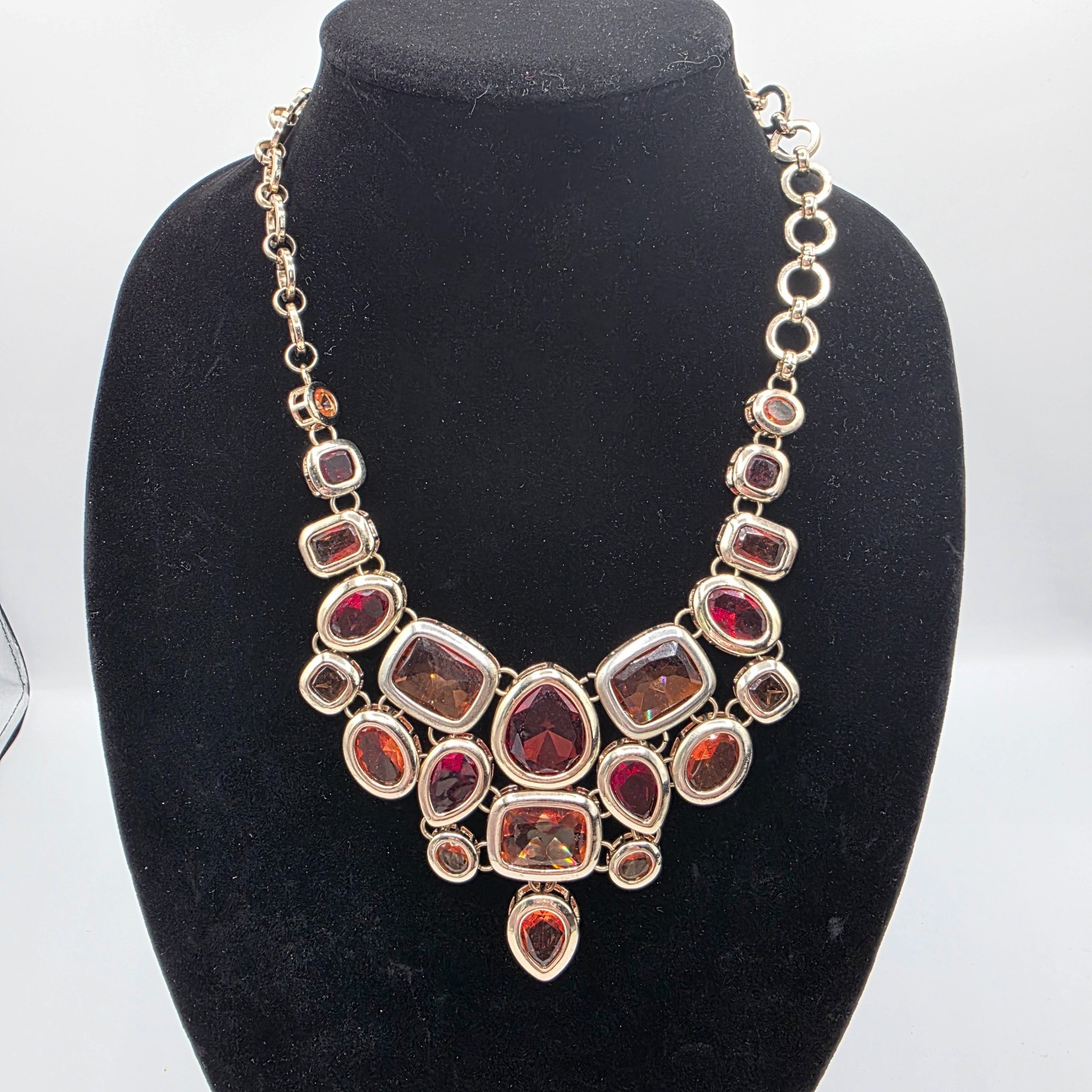 White House Black Market Womens Statement Bib Gold Tone Red Jewelry Set 22″
