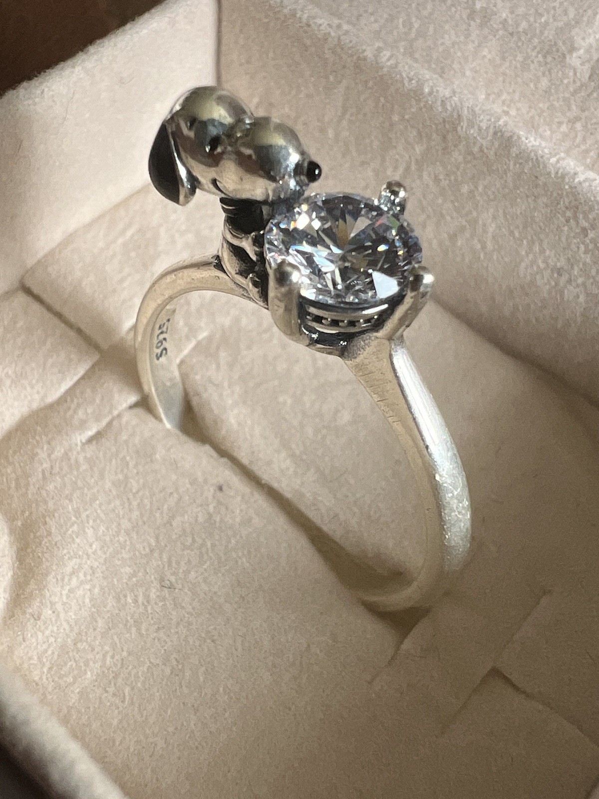 Peanuts 925 Sterling Silver Zircon Peanuts Hugs Snoopy Ring Size 7 Pet Lover