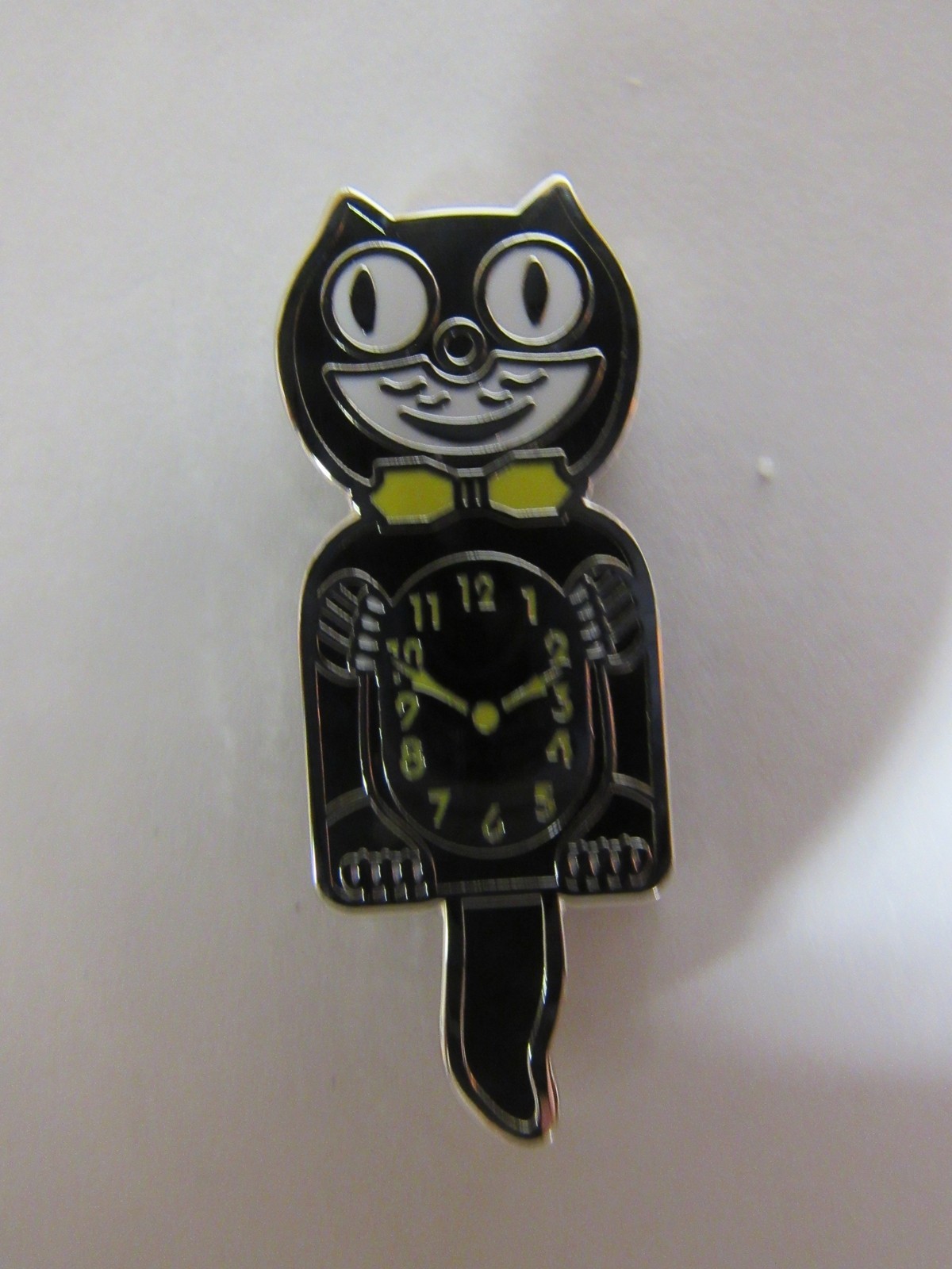 New Black Cat Clock Retro Inspired Enameled Pin Free Shipping