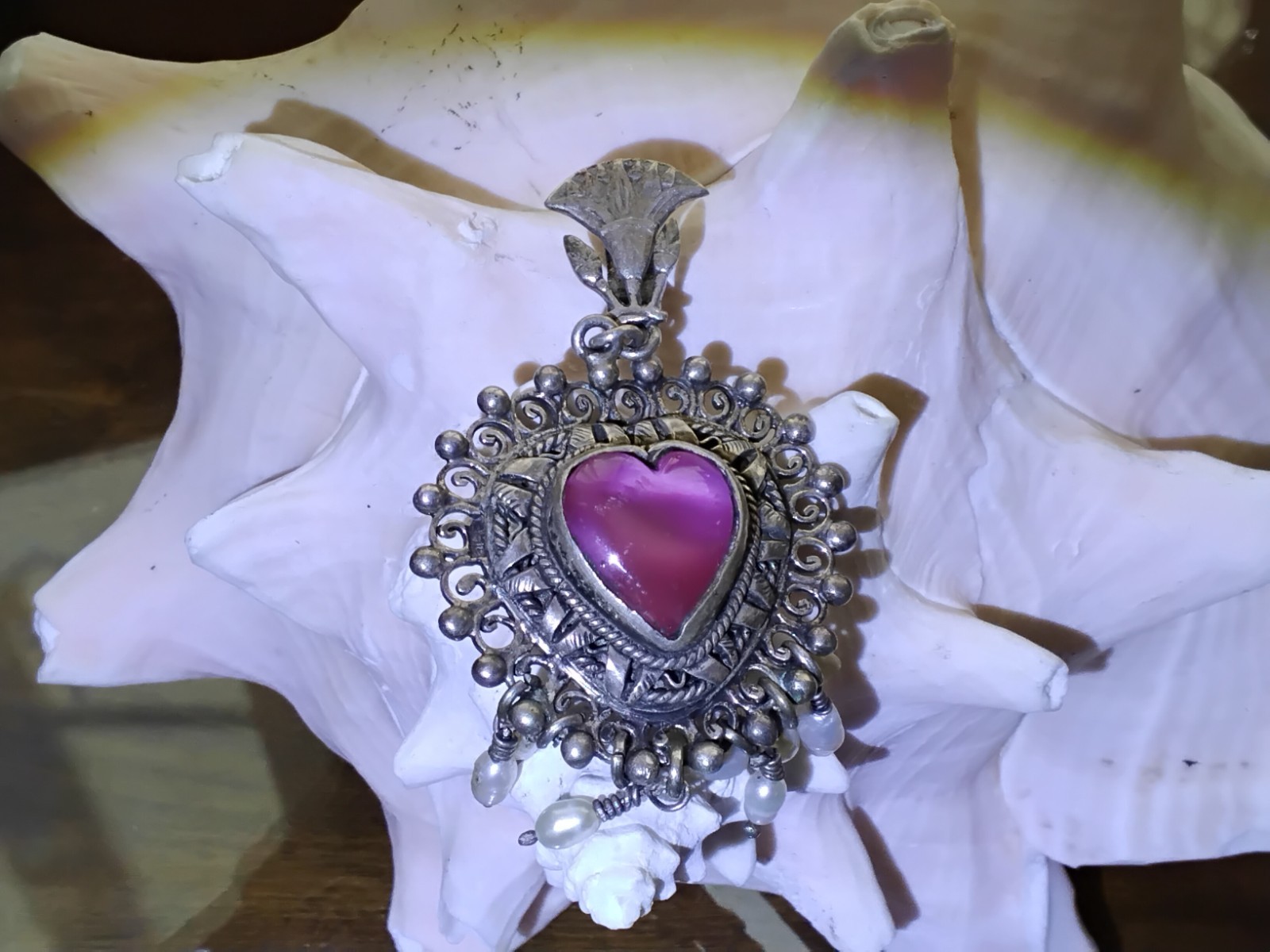 ♡ Stunning Egptian Revival Heart Pendant ♡ Silver ♡Amethyst♡ Freshwater♡Pearls ♡