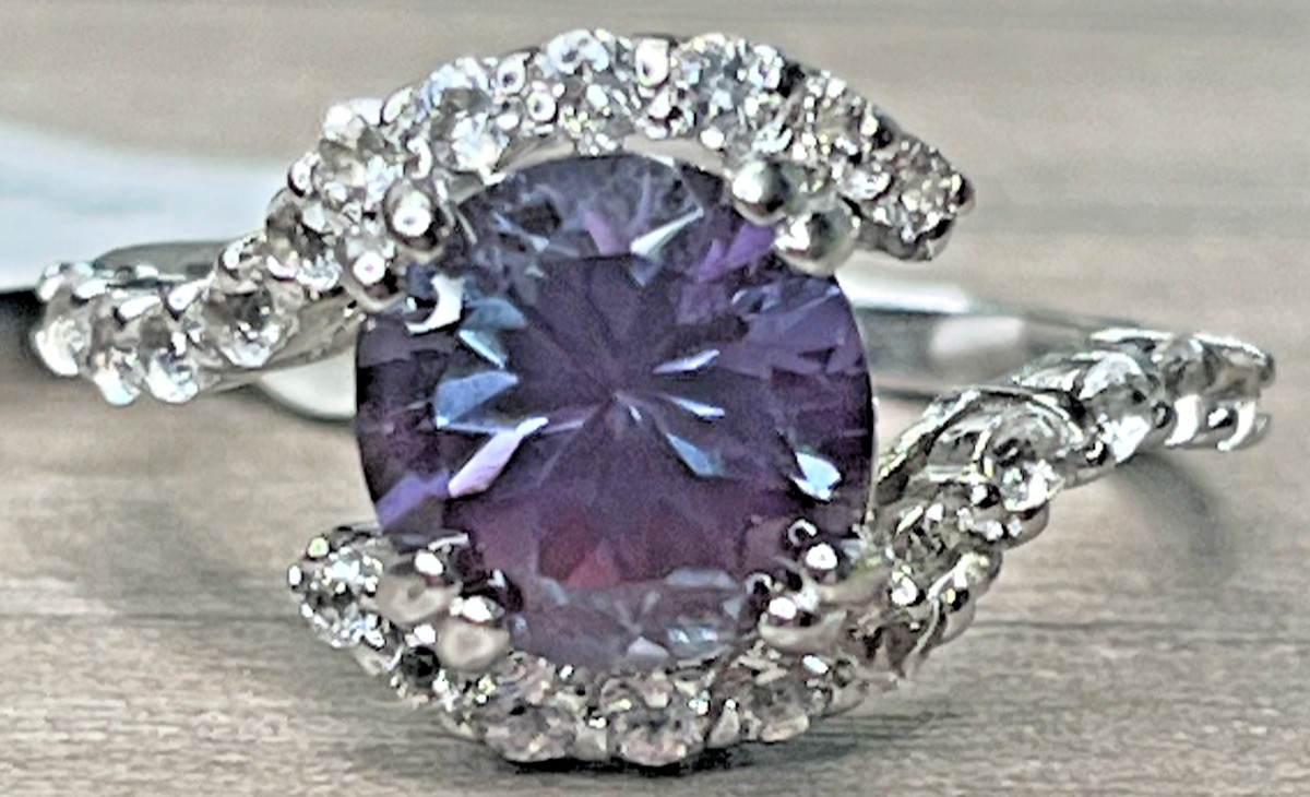 BBJ Sterling 925 Color Changing Alexandrite Sterling 925 Bypass Ring Eye Shaped