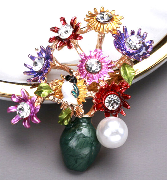 Summer Time RAINBOW Flowers VASE Bouquet BIRD Rhinestone Necklace Pendant Brooch