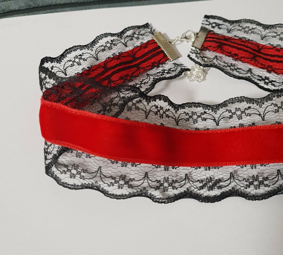Ladies Crystal Dimonte pearls velvet ribbon embroidered lace Chakor Necklace.