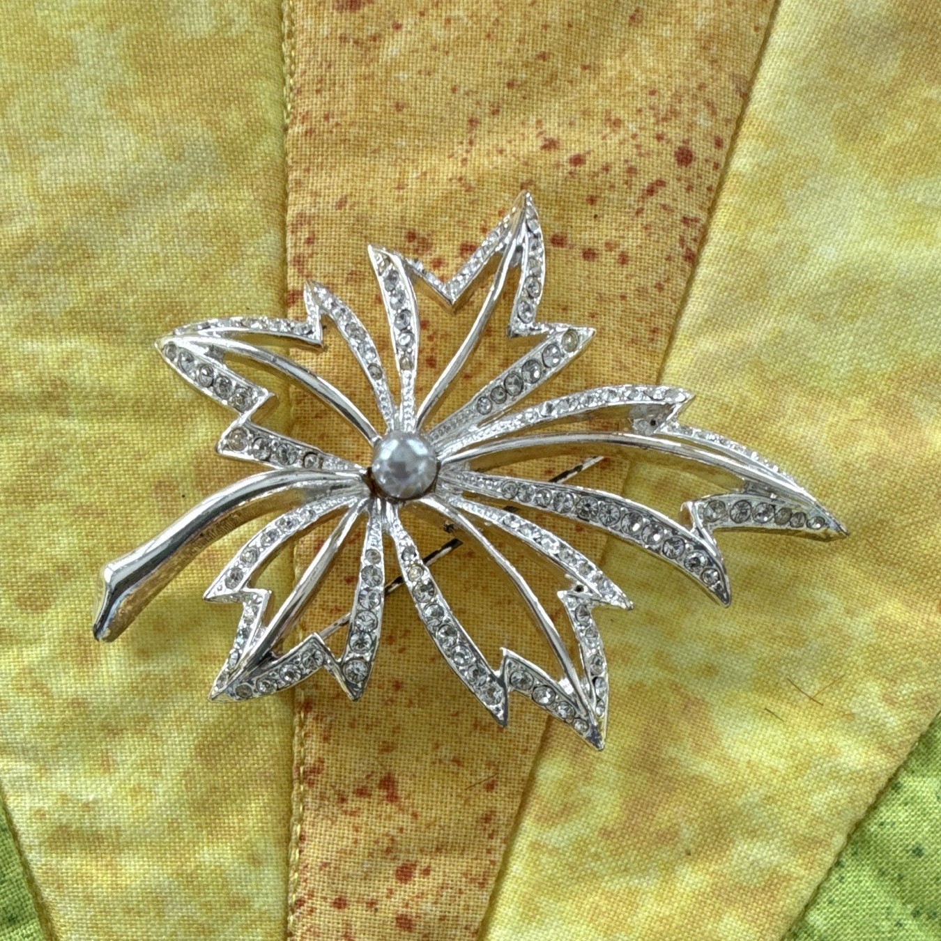 Silver Tone Flower Brooch Pin Clear Rhinestone Crystal Starburst Design