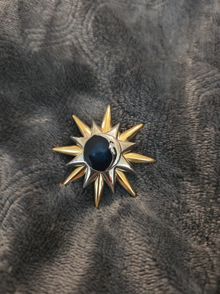 Liz Claiborne Sun And Moon Brooch Gold Tone Silver Tone Black Enamel C83-18