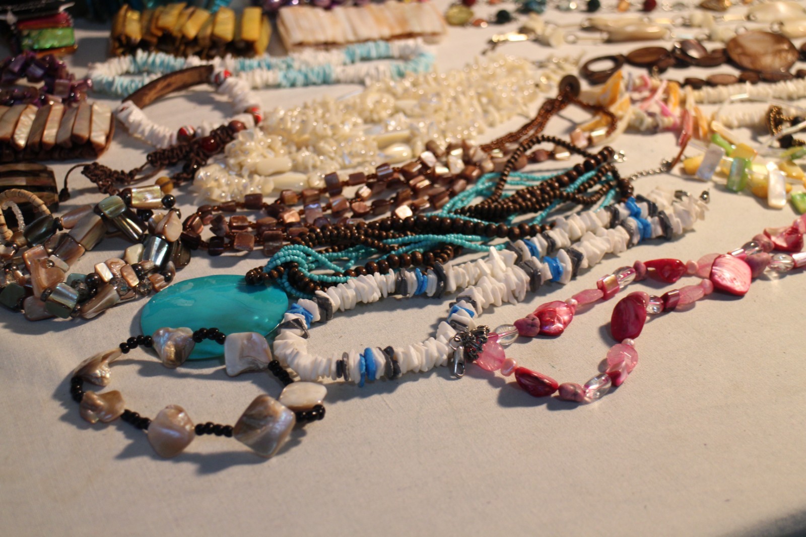 SHELL COSTUME JEWELRY LOT — 4 LBS. 6 OZ.