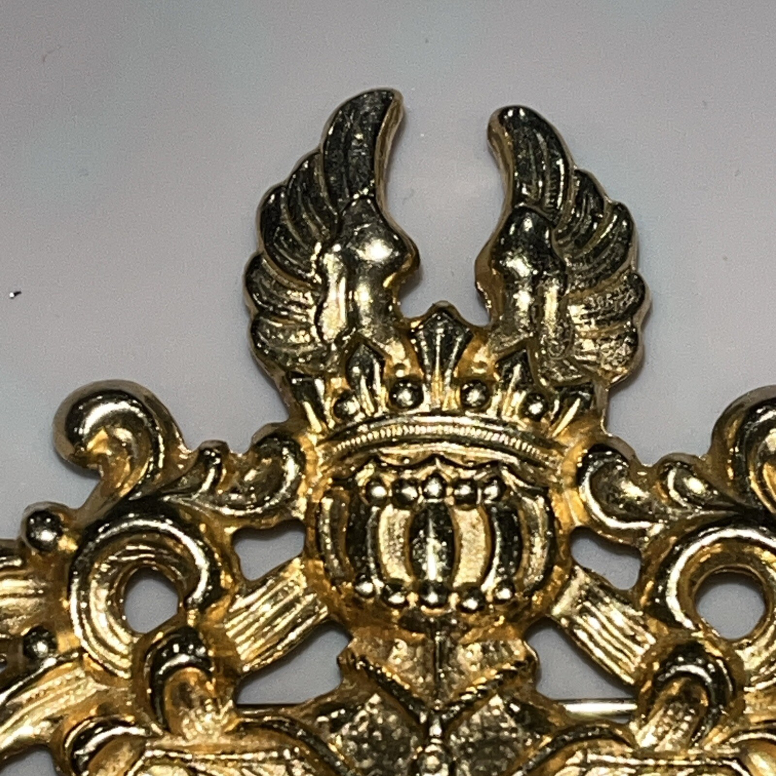Accessocraft NYC Signed Vintage Gold Tone Heraldic Eagle Crown Wings Brooch Pin