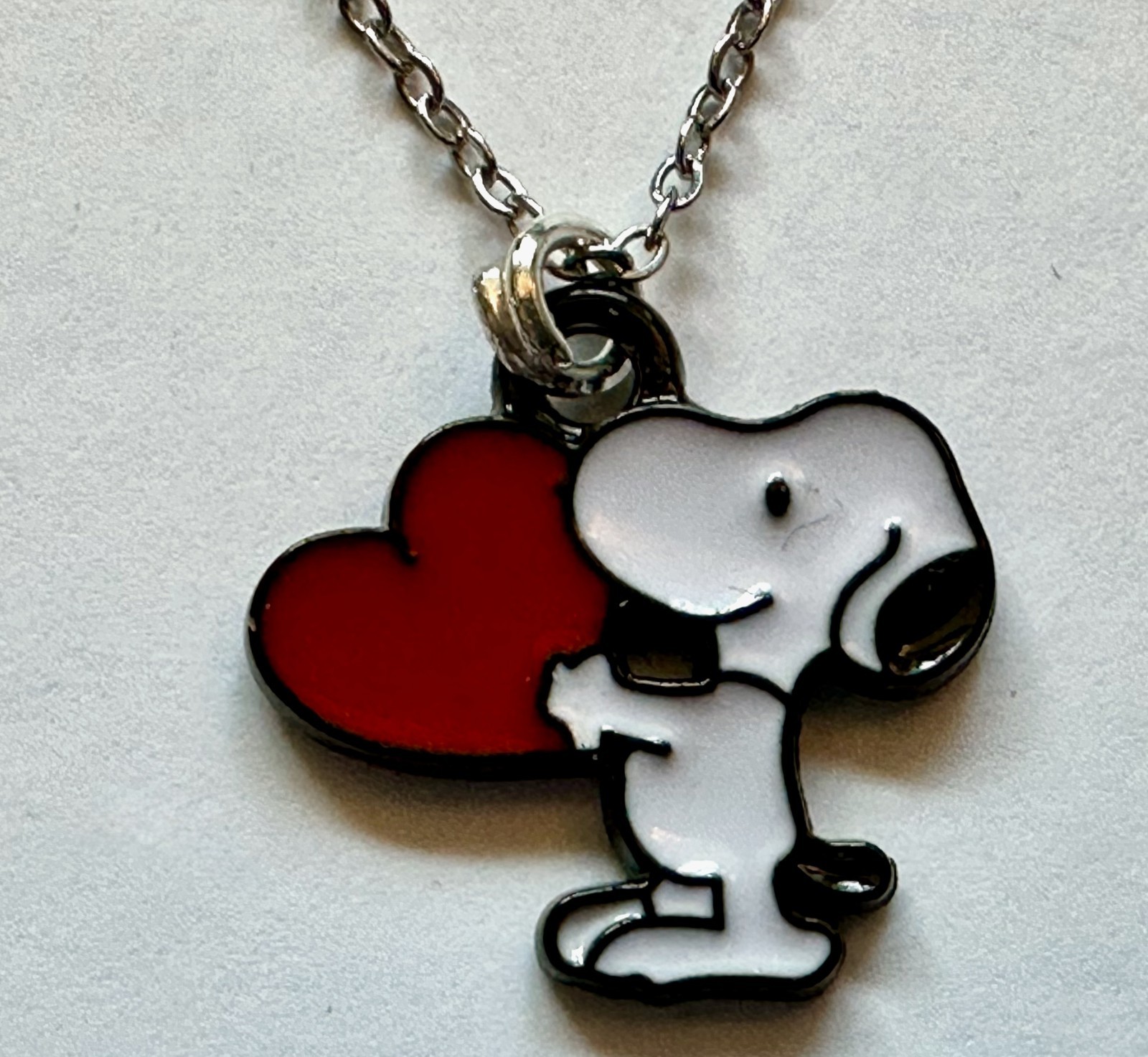 JEWELRY SET SNOOPY W RED HEART PENDANT 5/8 OF 1″ NECKLACE 18″ & EARRINGS SMALL