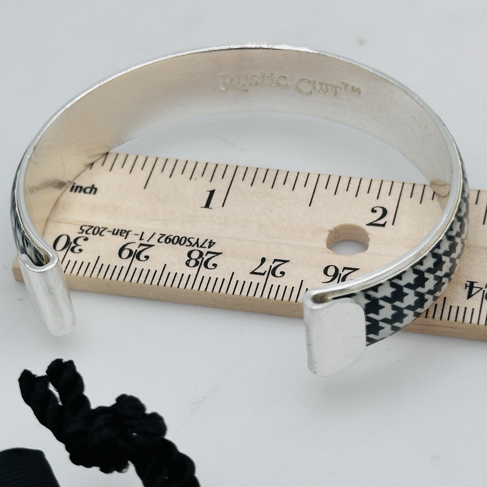 RUSTIC CUFF Houndstooth Enamel Cuff Bracelet Black White Silver Tone Metal Pouch