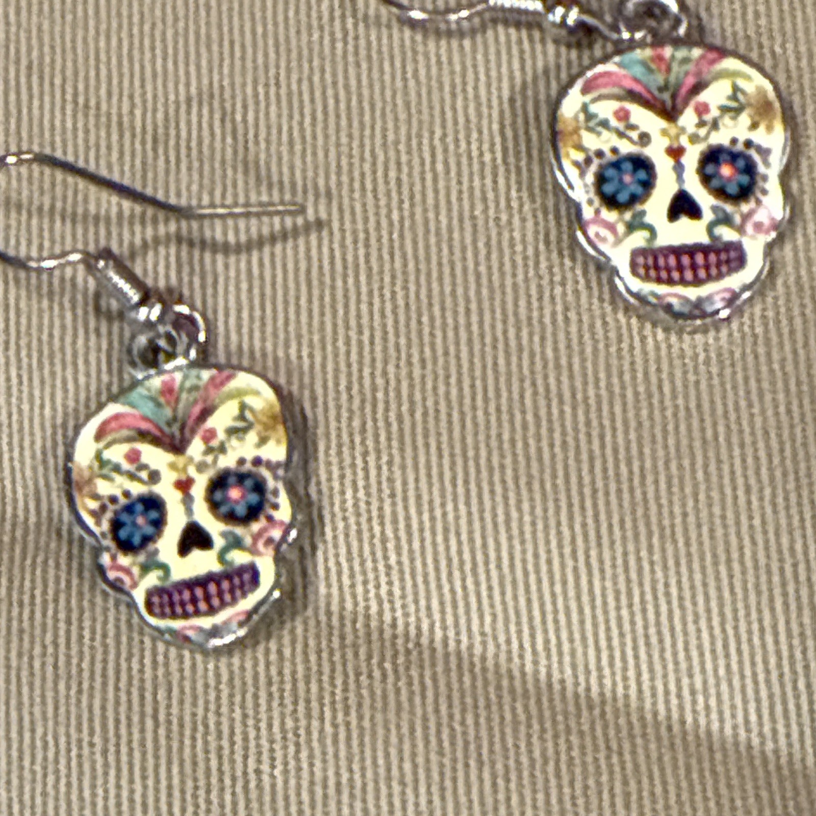 Silver Tone Multicolor Skull Pendant Necklace & Dangle Earrings Jewelry Set