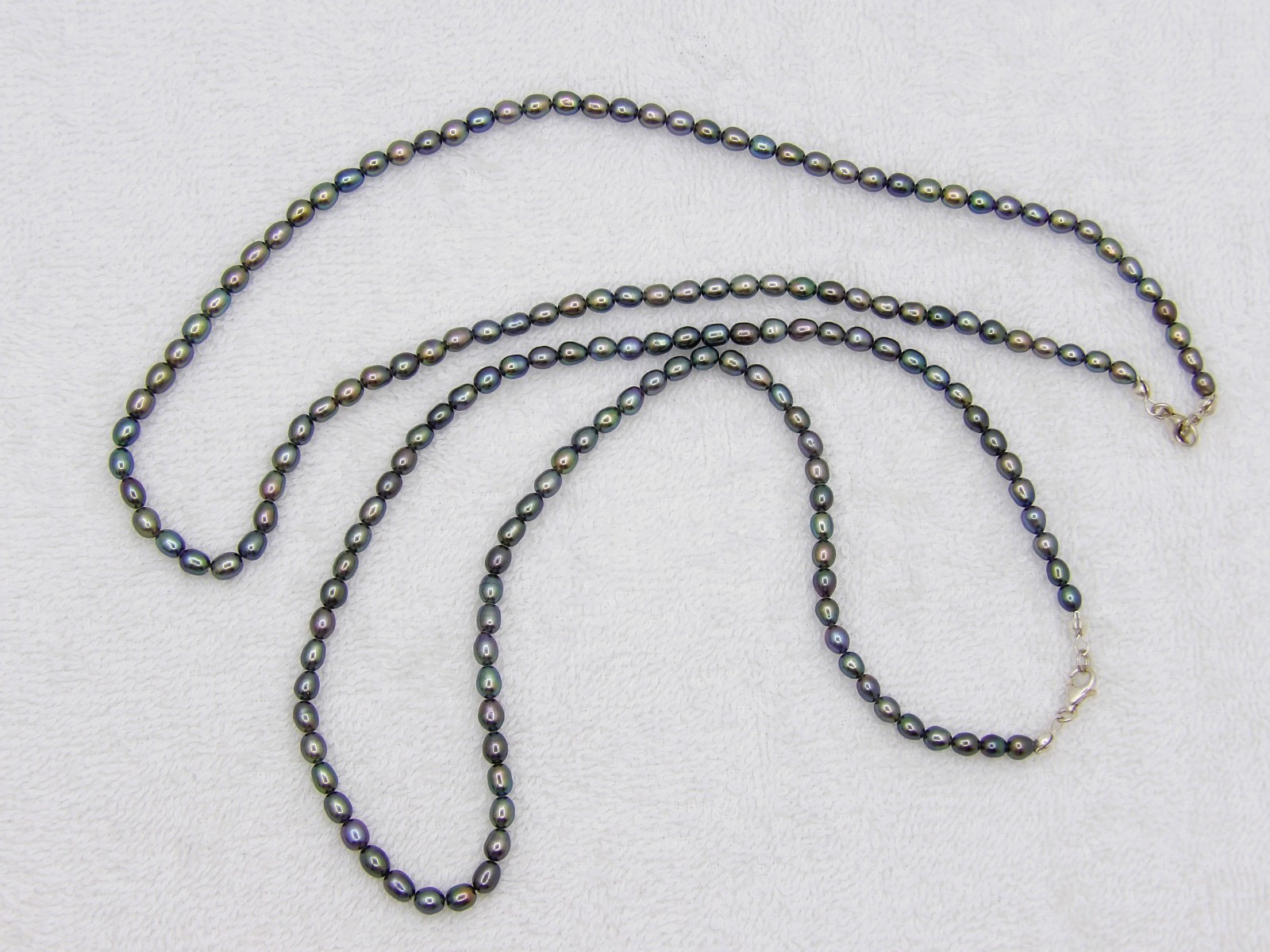 19 inches long Genuine Peacock Rice Freshwater Pearl Necklace NK815
