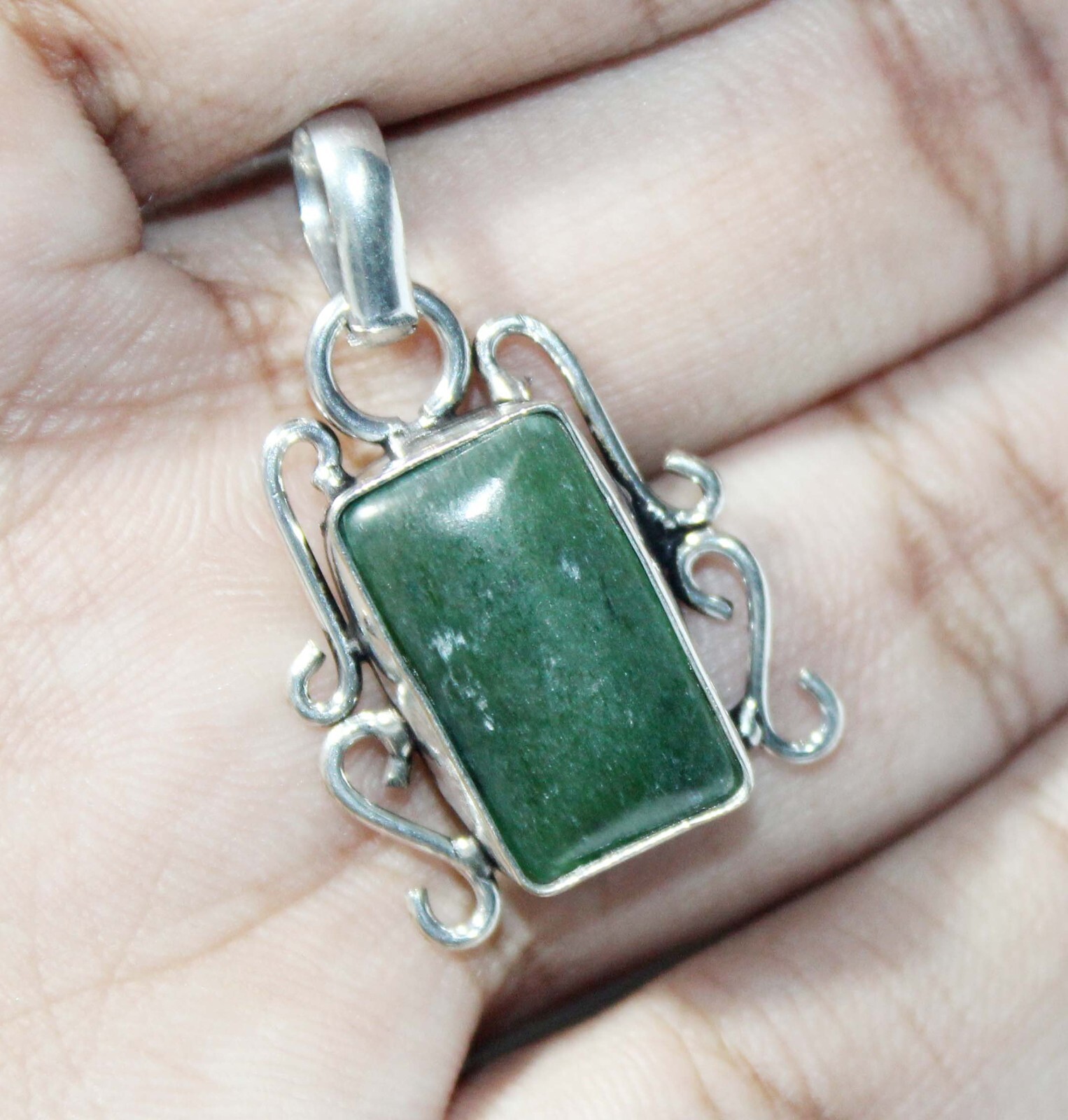Green Quartz Cushion Shape Gemstone Handmade Pendent Jewellery Size 1.5 Inches