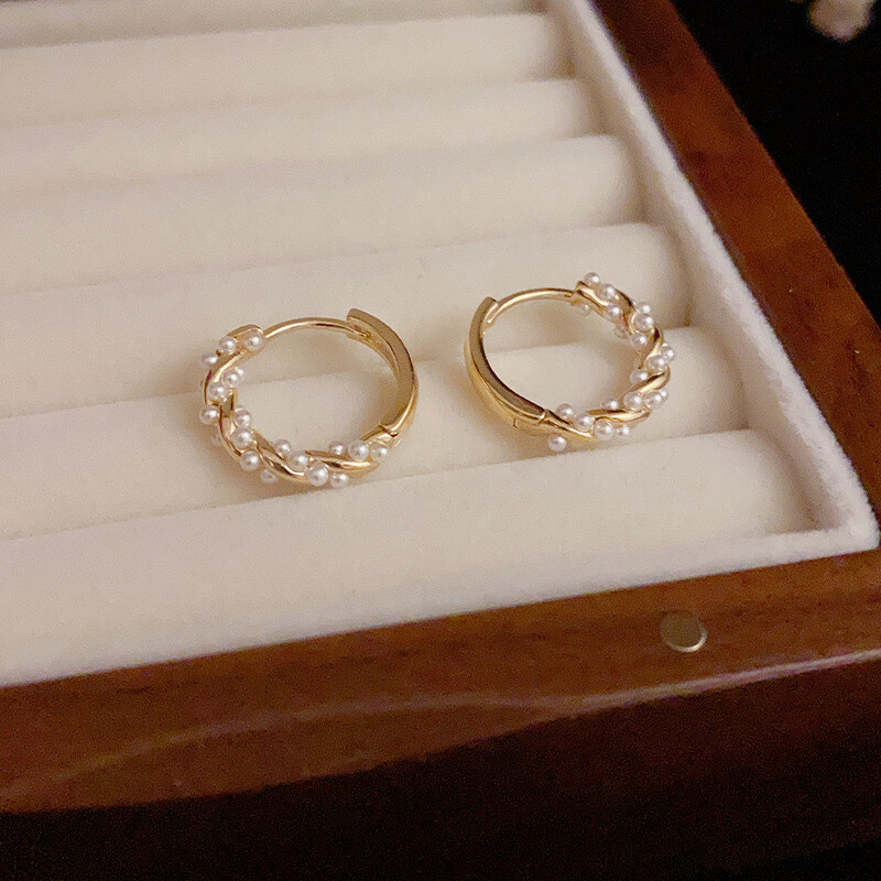 Hoop Imitation Pearl Earrings Alloy Electroplate Twist Design Ladies Earrings