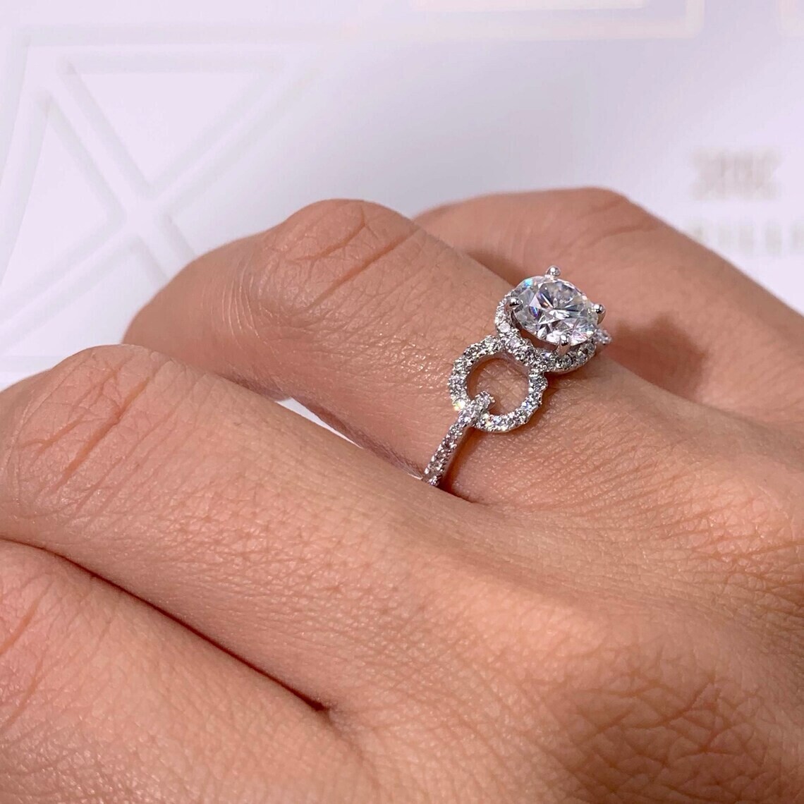 1.50Ct Round Cut Simulated Diamond Pretty Wedding Ring In 14k White Gold Plated