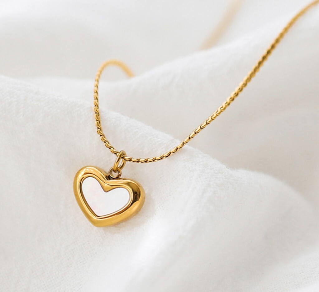 Gold Plated Titanium Stainless Steel Gold Seashell Heart Love Necklace 16-18″