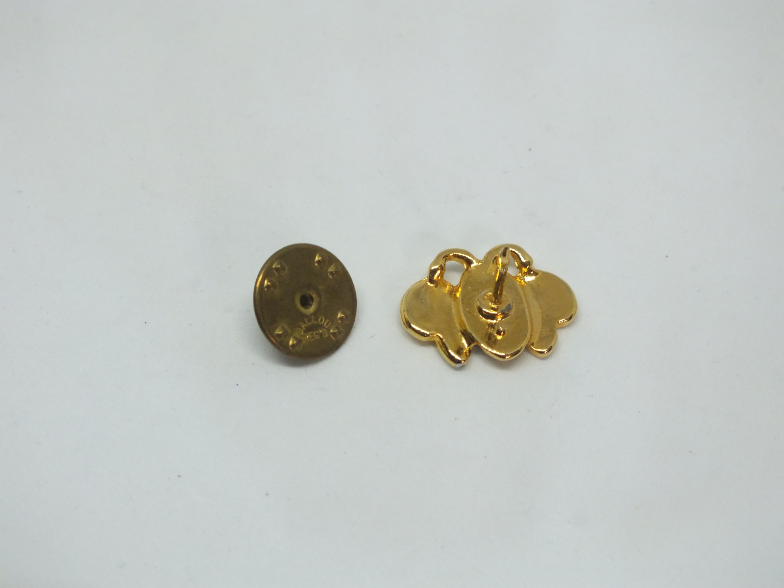 Cute Brooch Pin Gold Tone Bumble Bee Black Enamel 3/4 x 1/2″ NICE