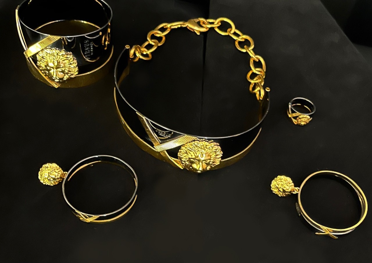 VERSUS VERSACE 4 PEICE JEWELRY SET
