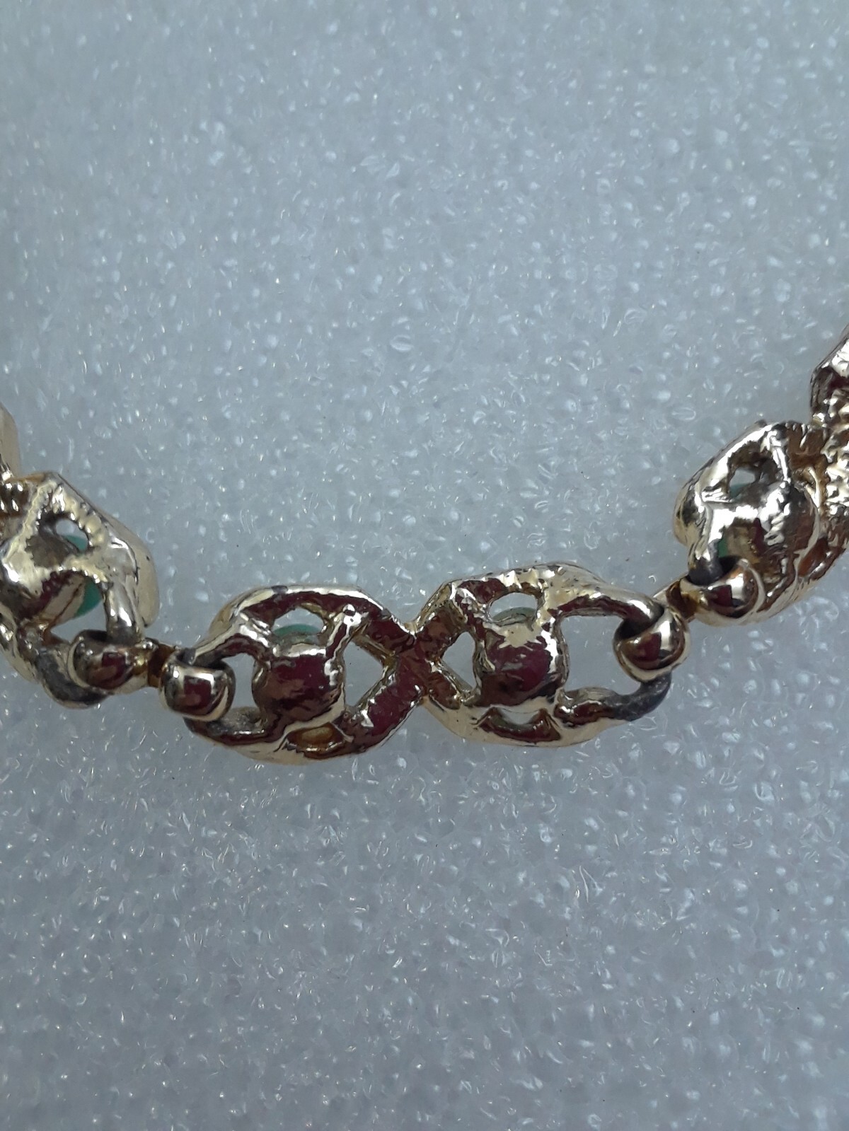 Vintage Choker 14 in Necklace with Fourteen Mint Green Stones Gold Tone