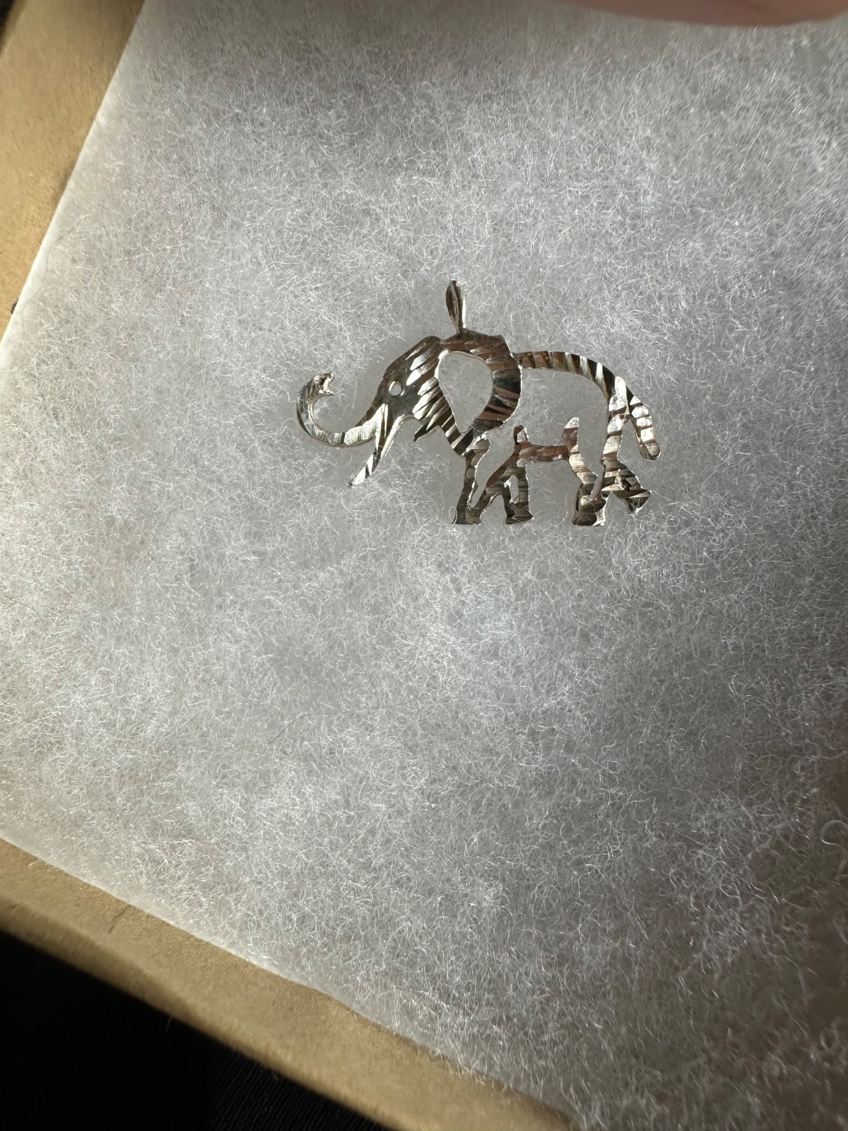 14K White Gold Elephant Pendant 2.3 Grams