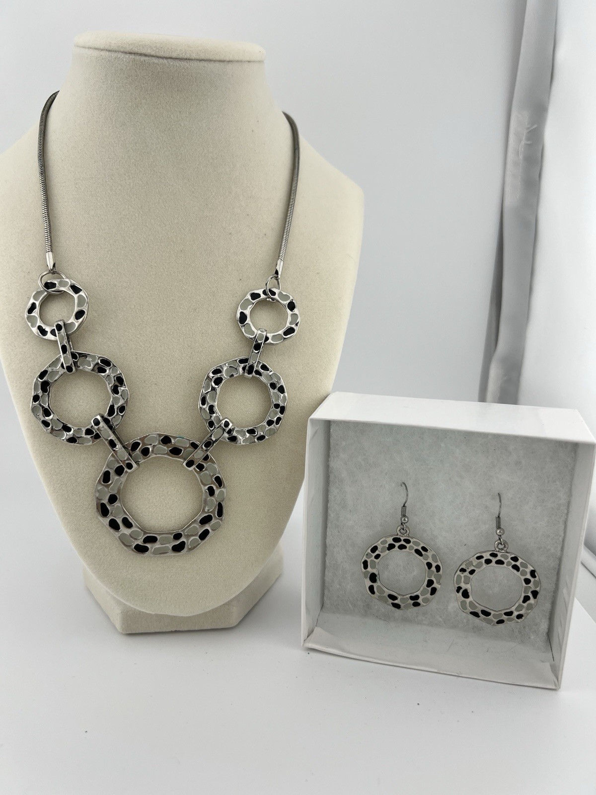 Black & White Silver Hammered Statement Necklace And Earring Set