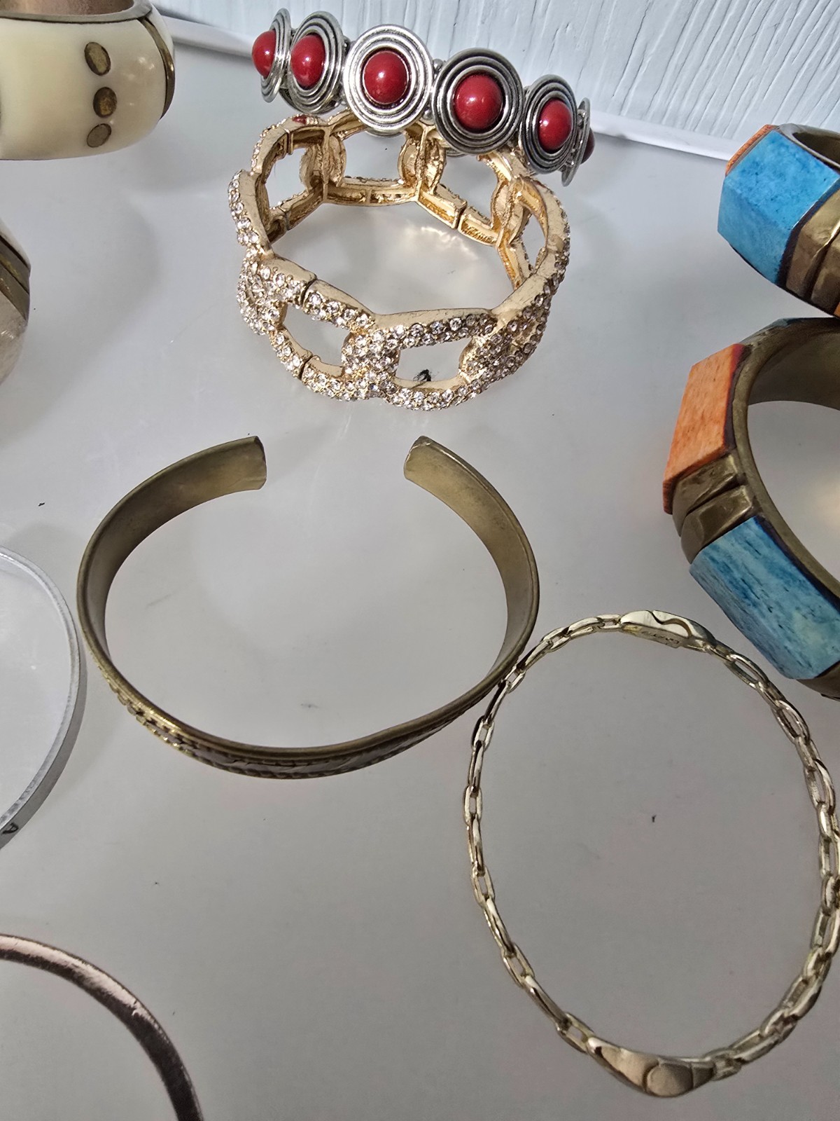 Special Mixed metal material colors and designed, lot of 28 bracelets
