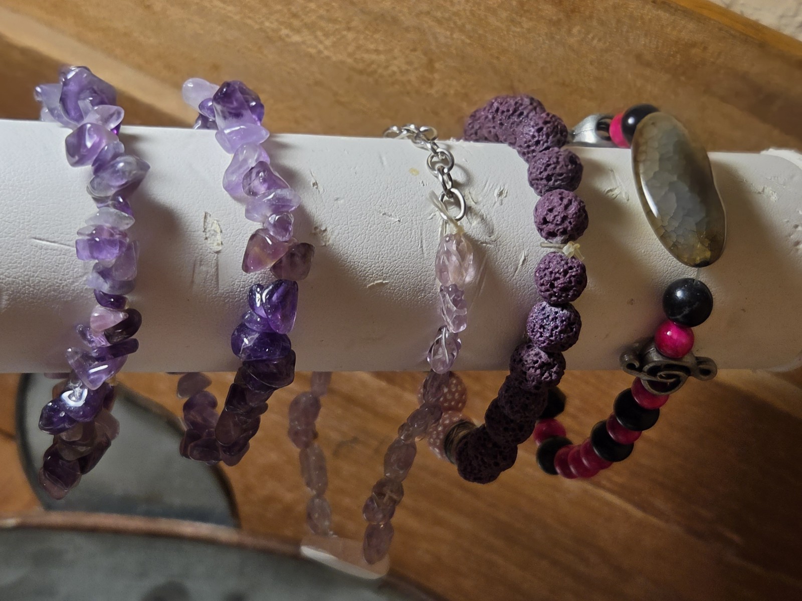 HUGE LOT 20 VERY ATTRACTIVE GENUINE GEMSTONE & OTHER BRACELETS AMETHYST FLUORITE