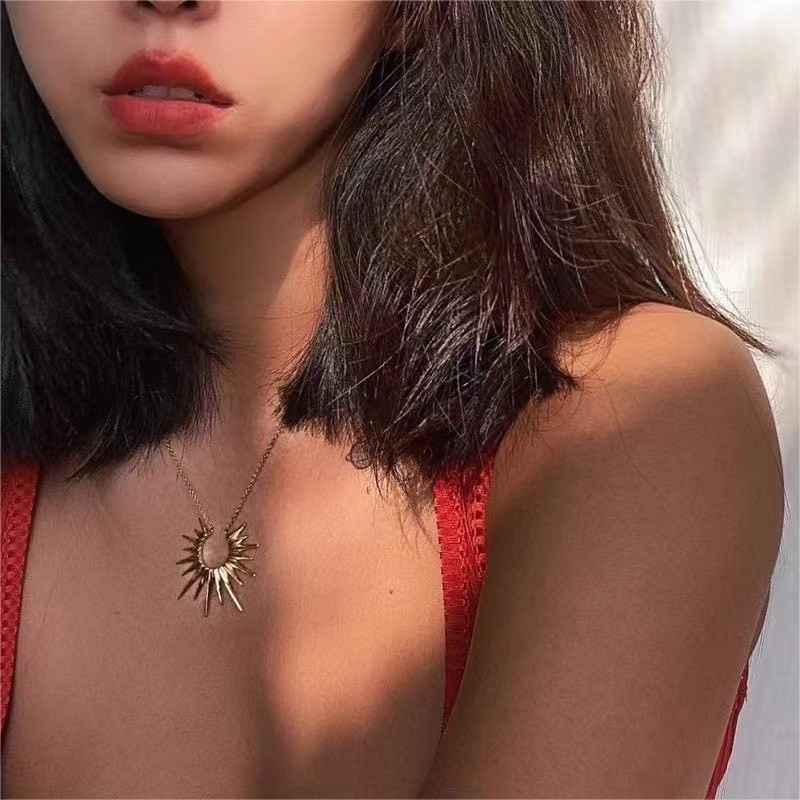 1Pcs Sun Pendant Choker, Elegant Open Short Necklace, Unisex Alloy Jewelry