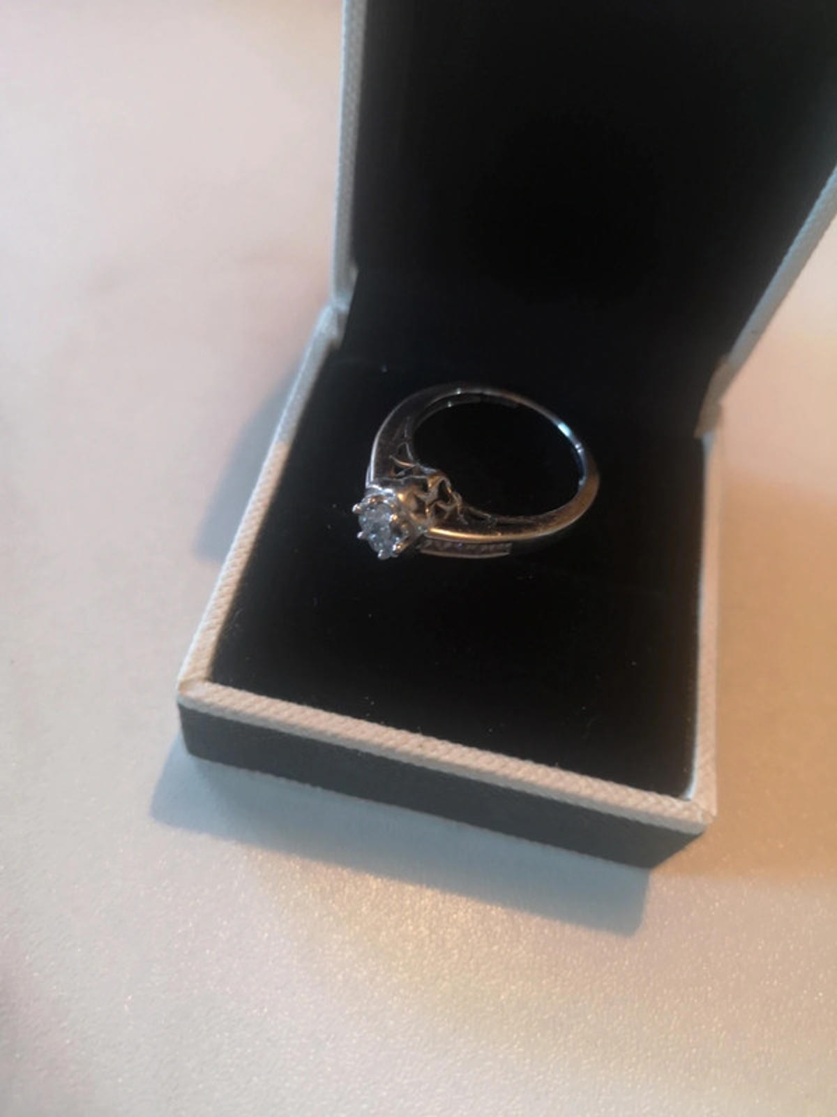 9ct white gold diamond ring