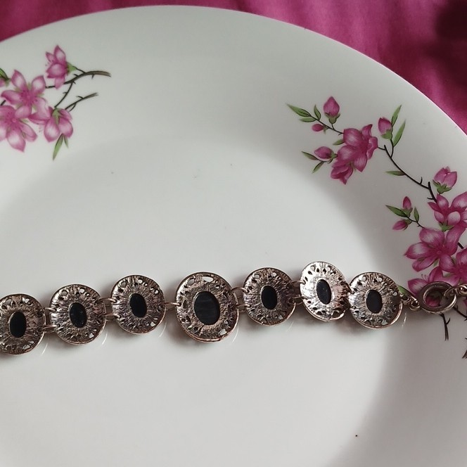 Silver Tone Oval Green/Brown Shell Link Bracelet Bezel Set Toggle 8 Stones
