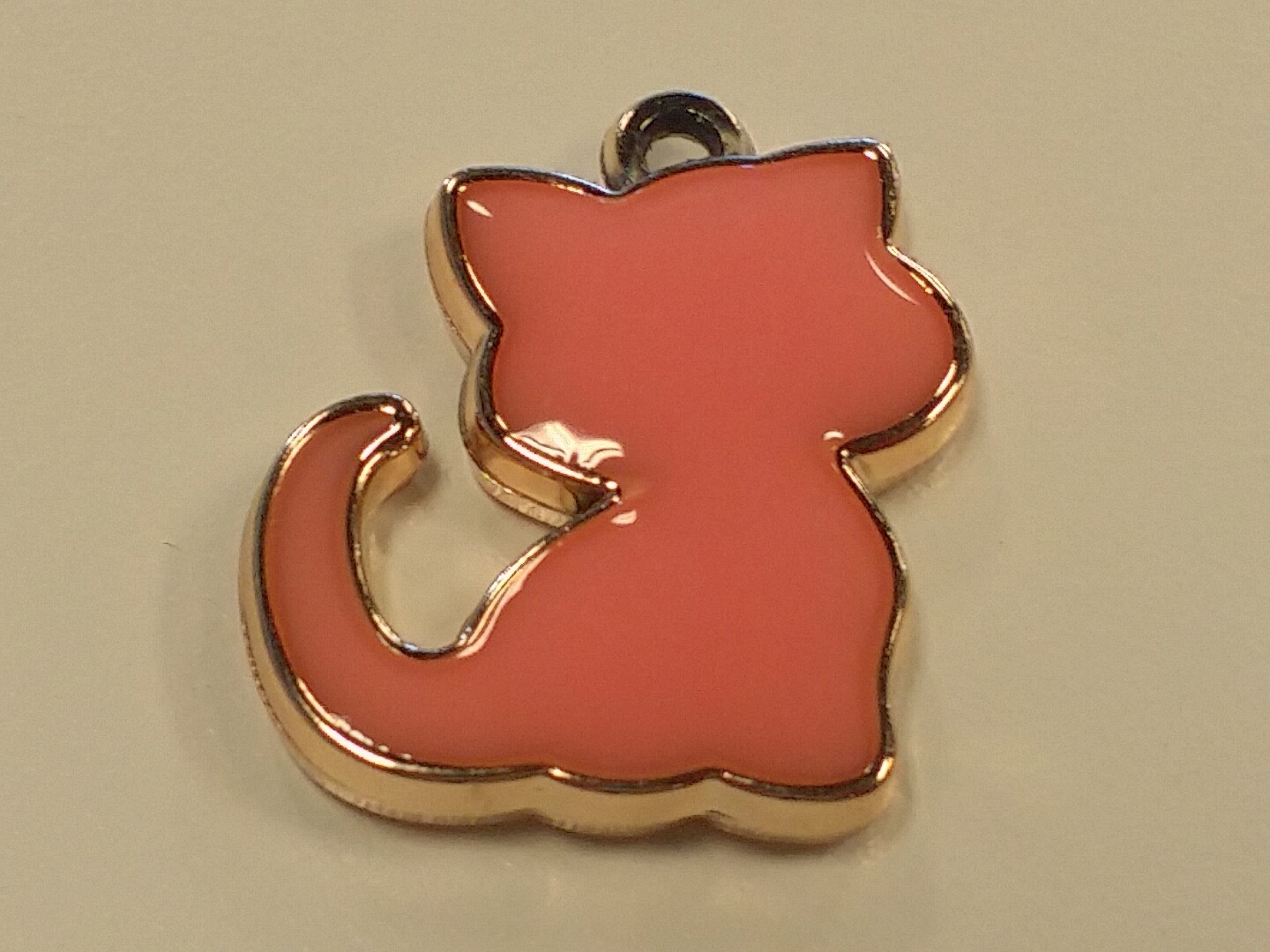 CCB Acrylic Enamel kitty cat Pendant with gold Trim, 30x27x5mm, Hole: 3mm Qty 4