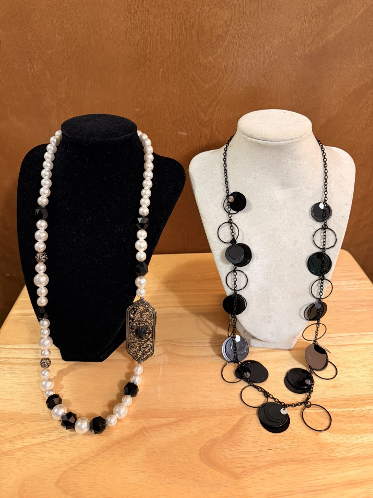Lot of 8 Varied Necklaces for Young Women Fashion Jewelry – Modern Fashion