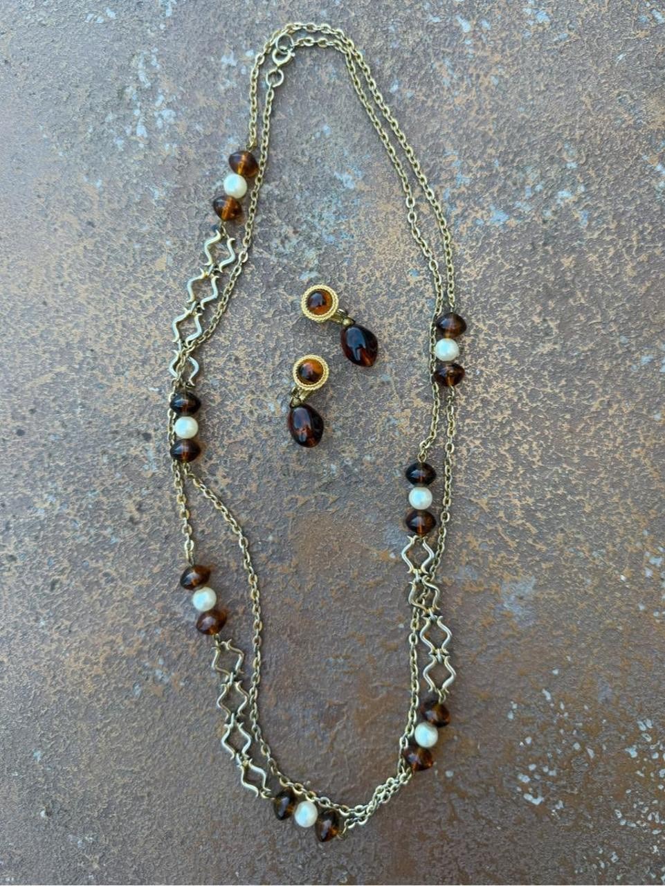 Trifari Signed Gold Tone Brown Glass Teardrop Dangle Necklace & Earrings Set
