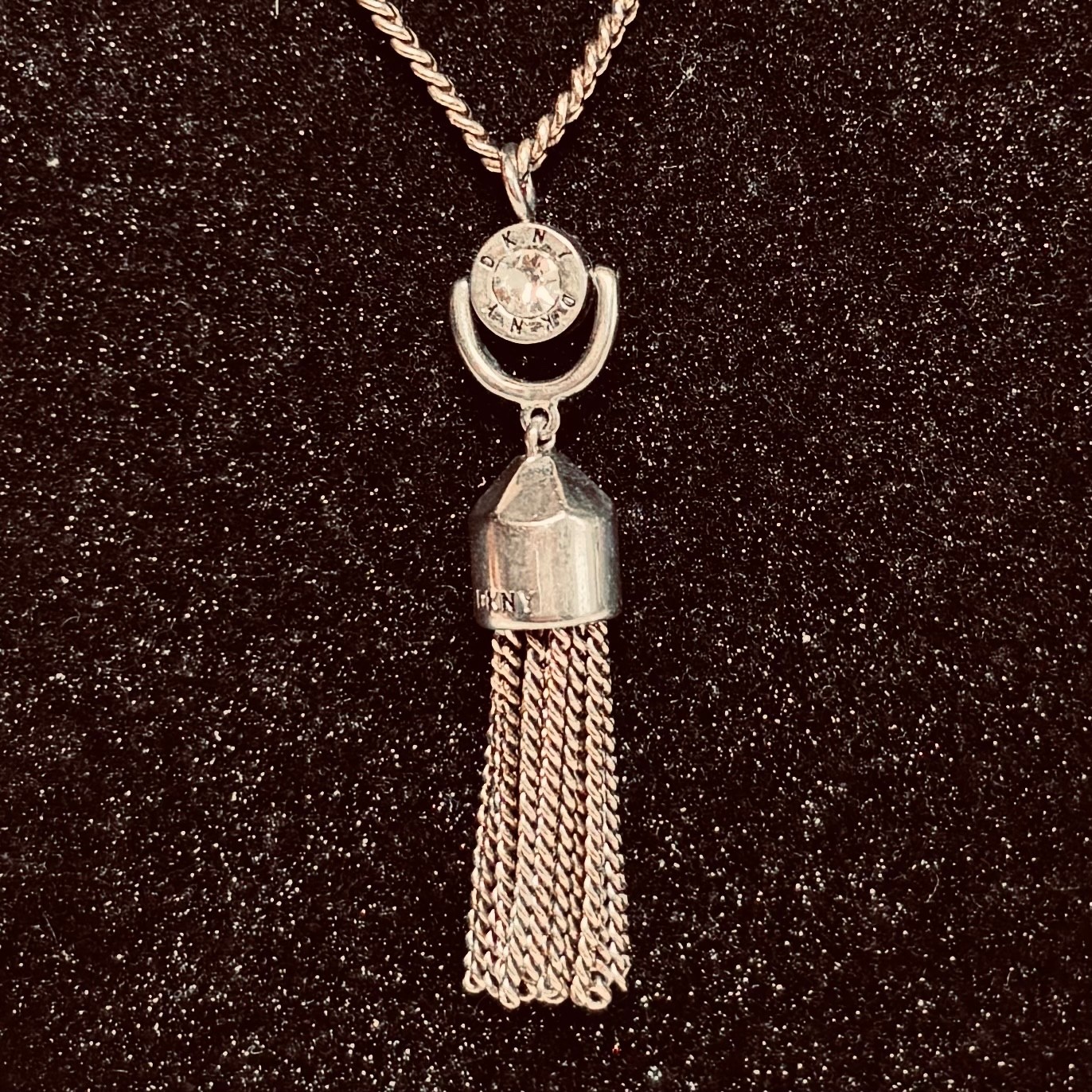DKNY DONNA K necklace rhinestone silver/goldtone metal pendant fringe curb chain