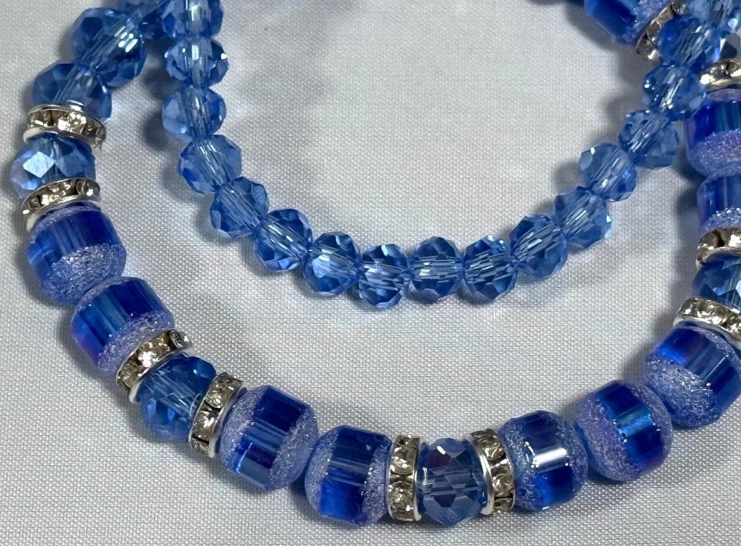 A PAIR of 2 NEW STRETCH BRACELETS IRIDESCENT BEADS FREE USA SHIPPING