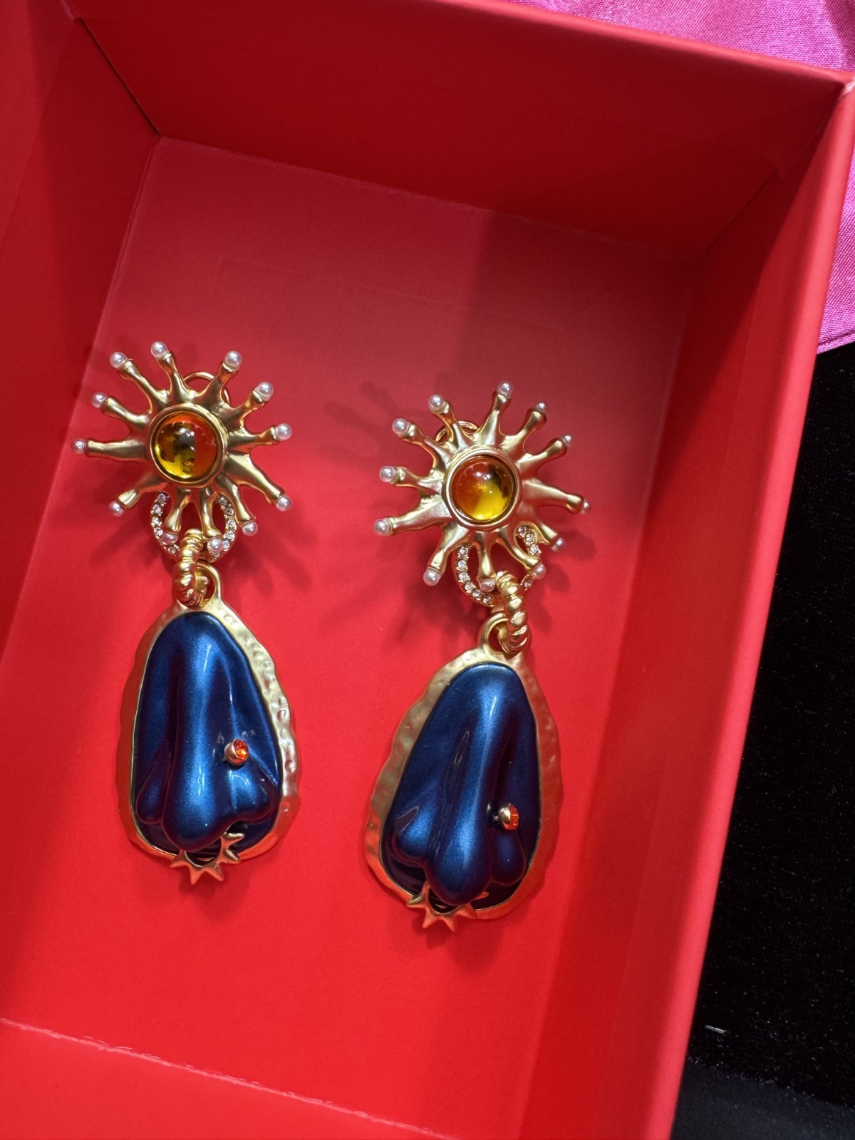Schiaparelli Inspired Surrealist Style Exaggerated Nose Ear Studs Earrings w/BOX