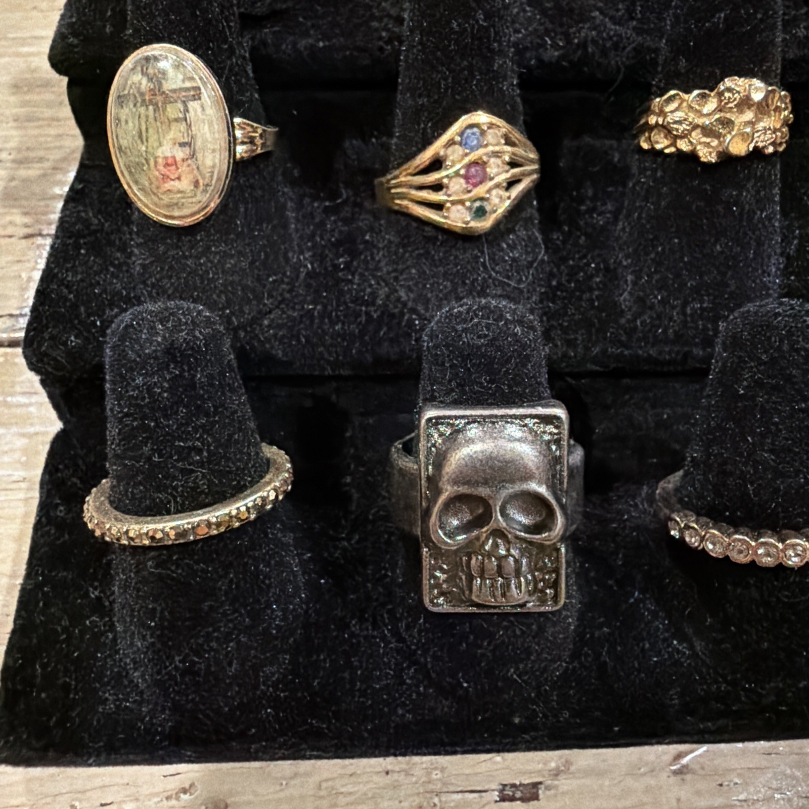 18 Mixed Lot of Rings Beautiful Stones Various Sizes Estate Gold Silver Tone