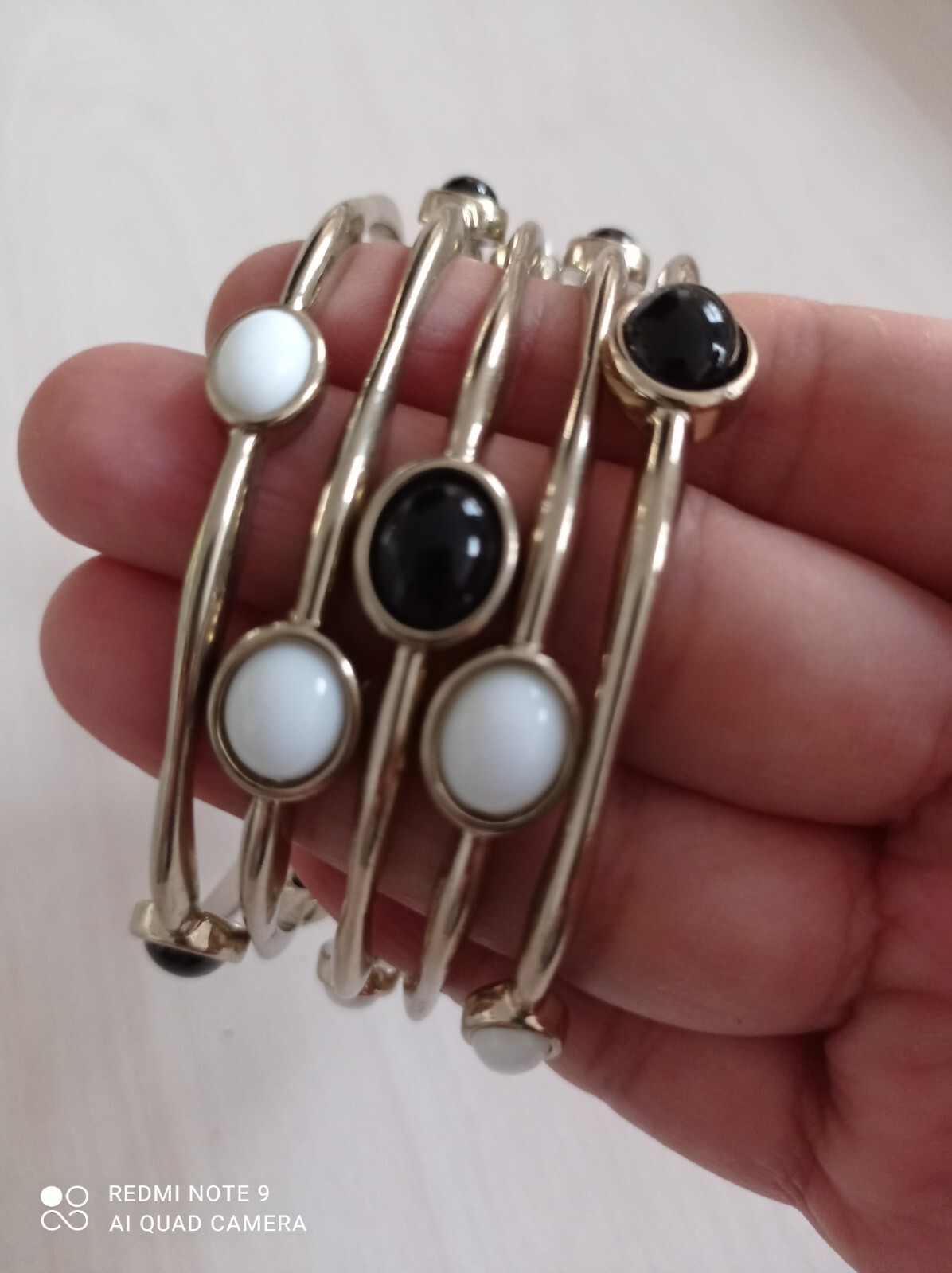 Retro Bohemian Set Of 5 Silver Tone With White & Black Acrylic Beaded Bangles