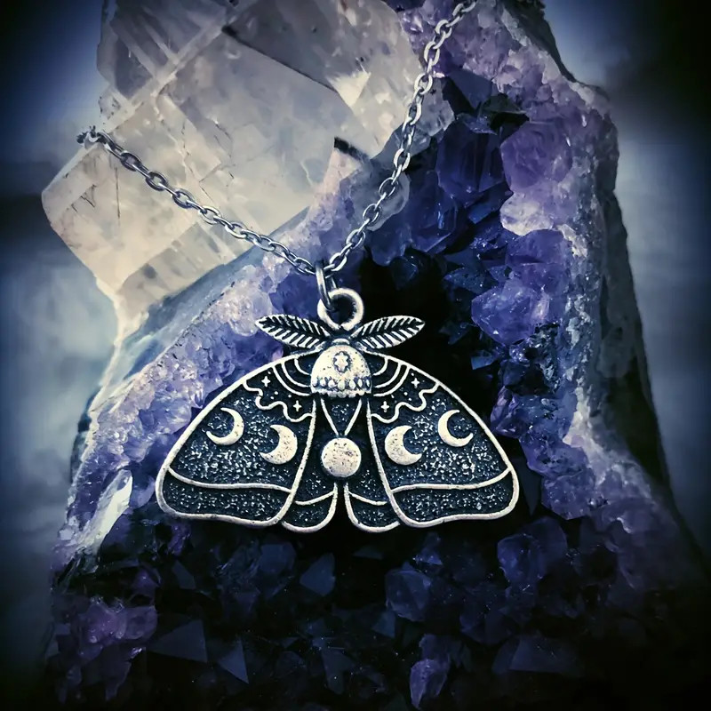 Vintage Star Moon Moth Pendant Necklace Jewelry Gift Women Men Retro Unique New