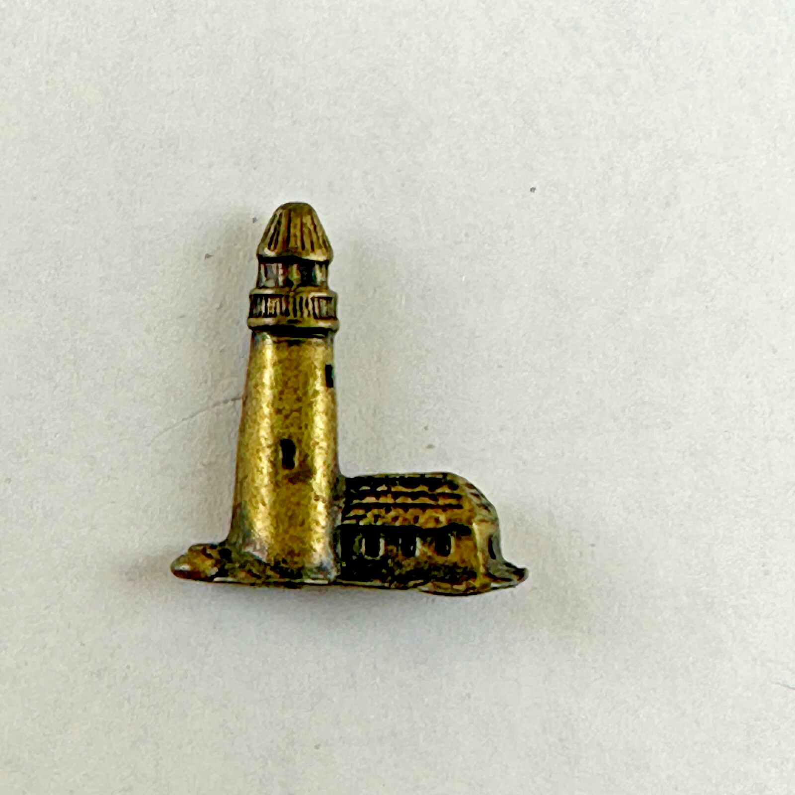 Lighthouse Gold Tone Textured about 1″ Brooch Pin Beach Souvenir Ocean Life