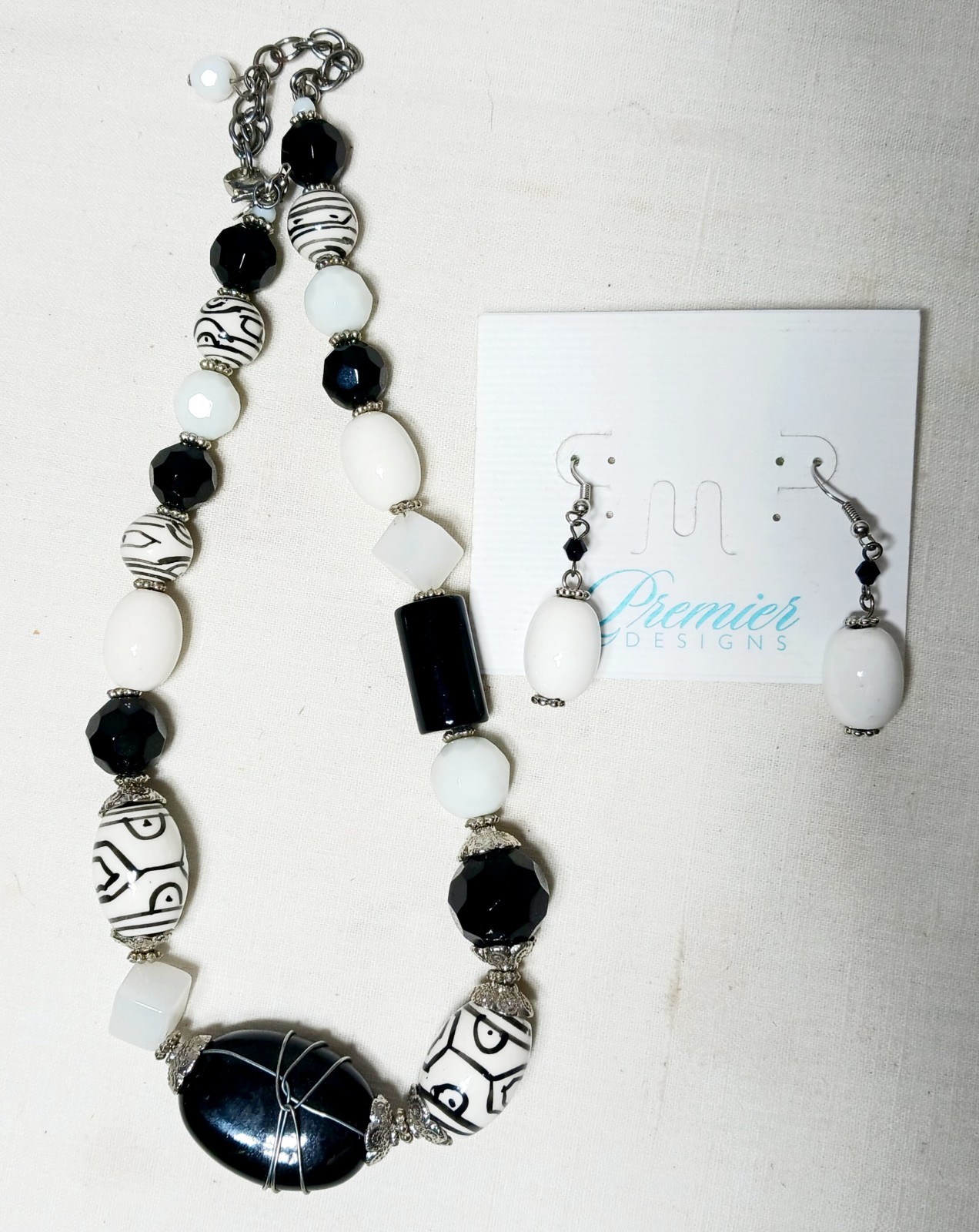 8 Premier Designs Necklace Earrings Brooch Pendant black amber Rhinestone