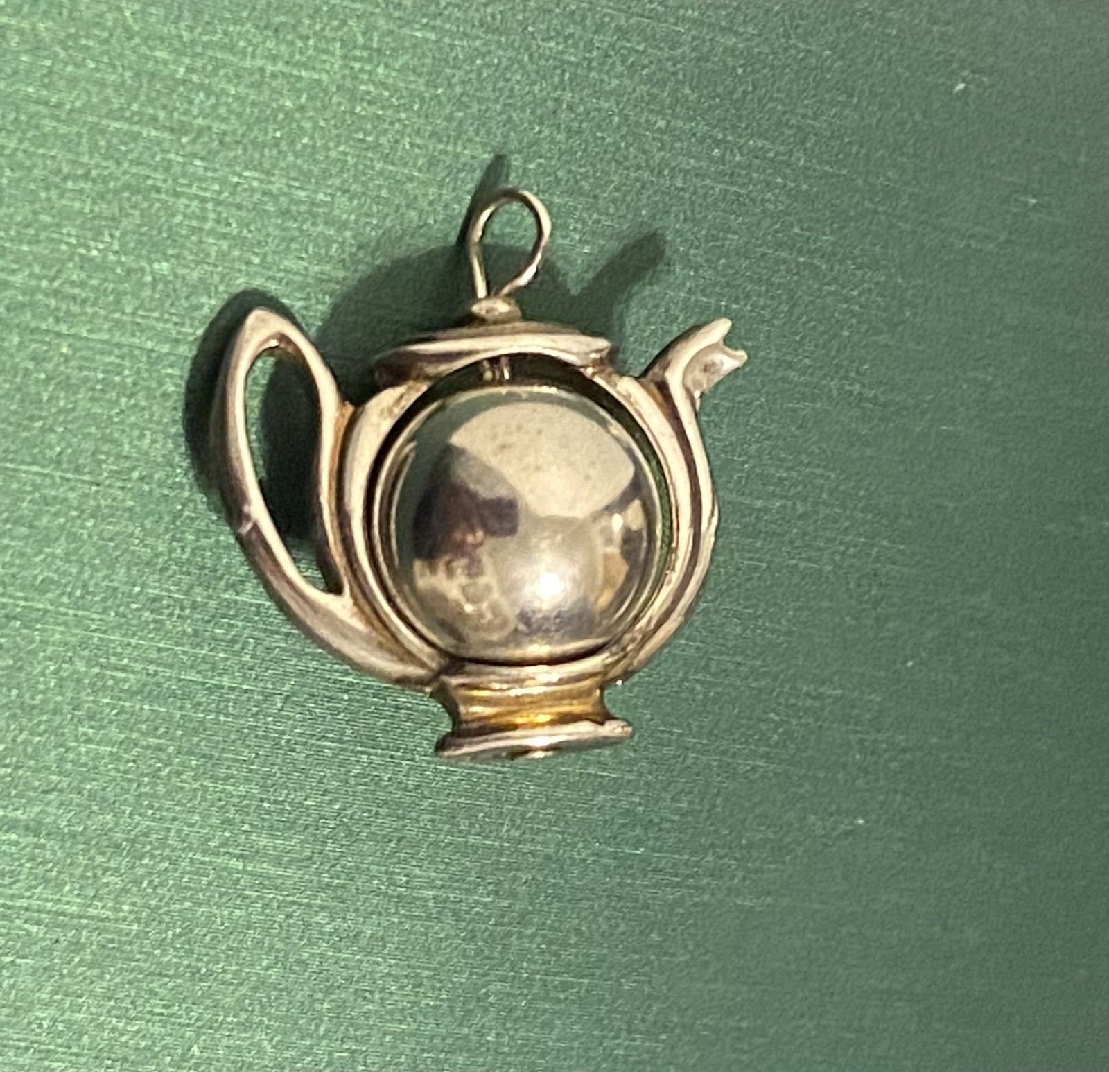 Vintage Sterling Silver Charm Teapot Swivel Center 925 7/8″ 5.6 grams