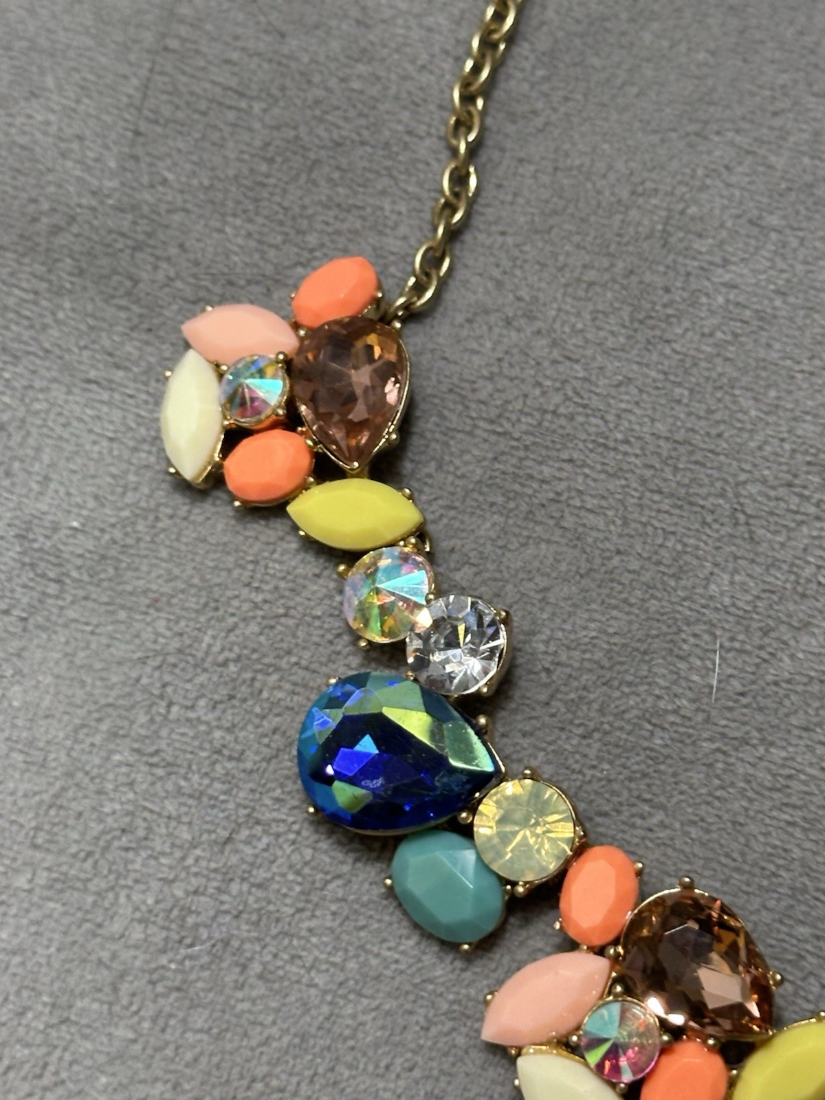 J Crew Paint Party Faceted Crystal Necklace 16-18″ Goldtone Blue Coral Aurora