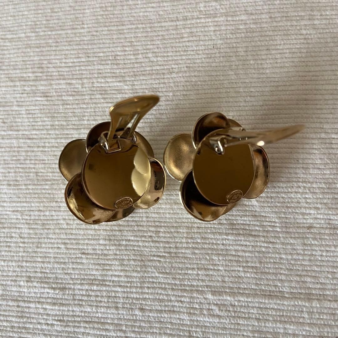 CHANEL Camellia Coco Mark Earrings White Gold Vintage Auth Beautiful 02P